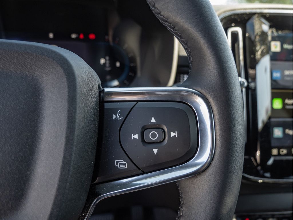 Volvo XC40 2.0 Plus Dark - Samsaru's Car Outlet