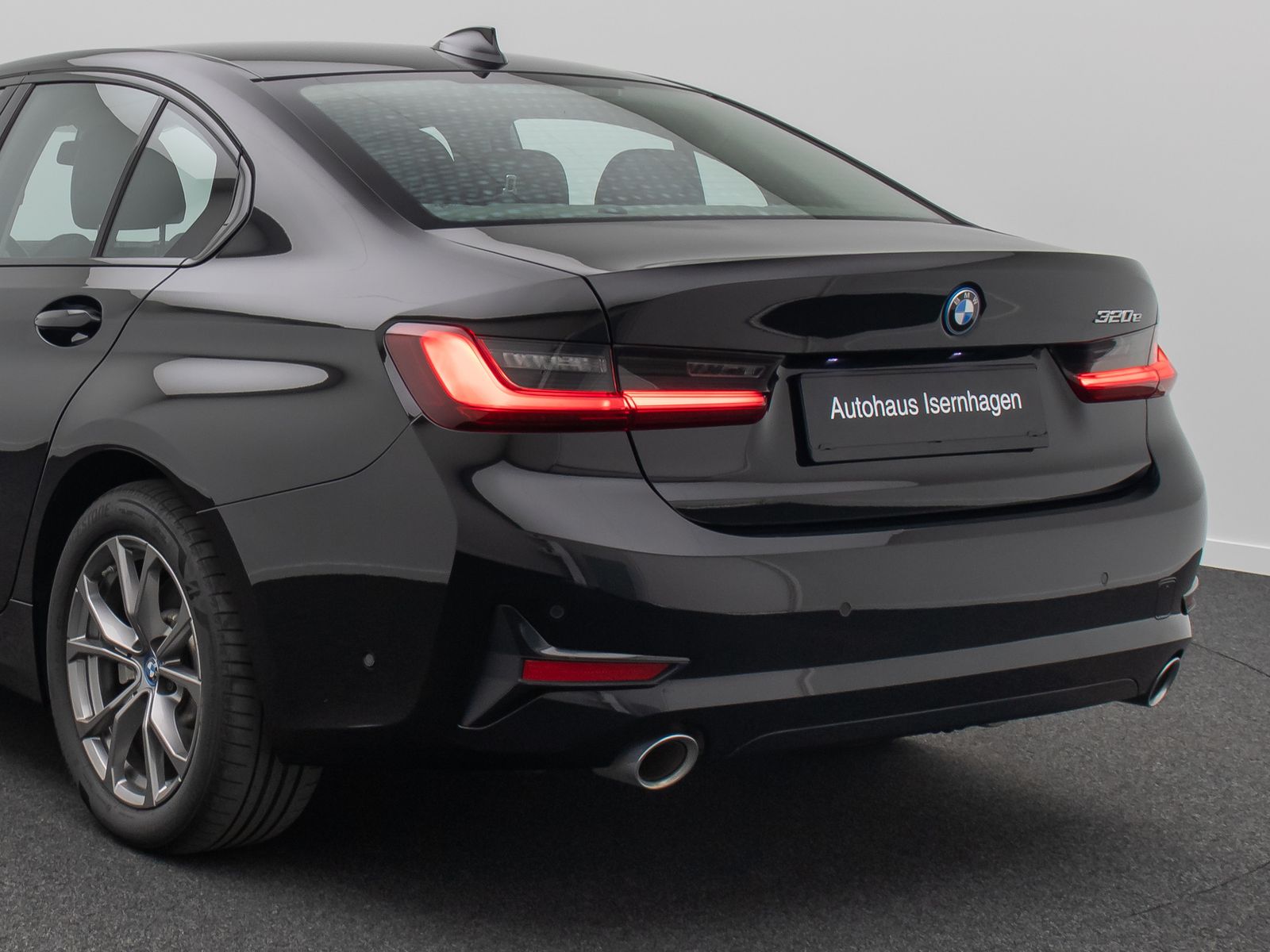 BMW 320e Sport Line - Samsaru's Car Outlet