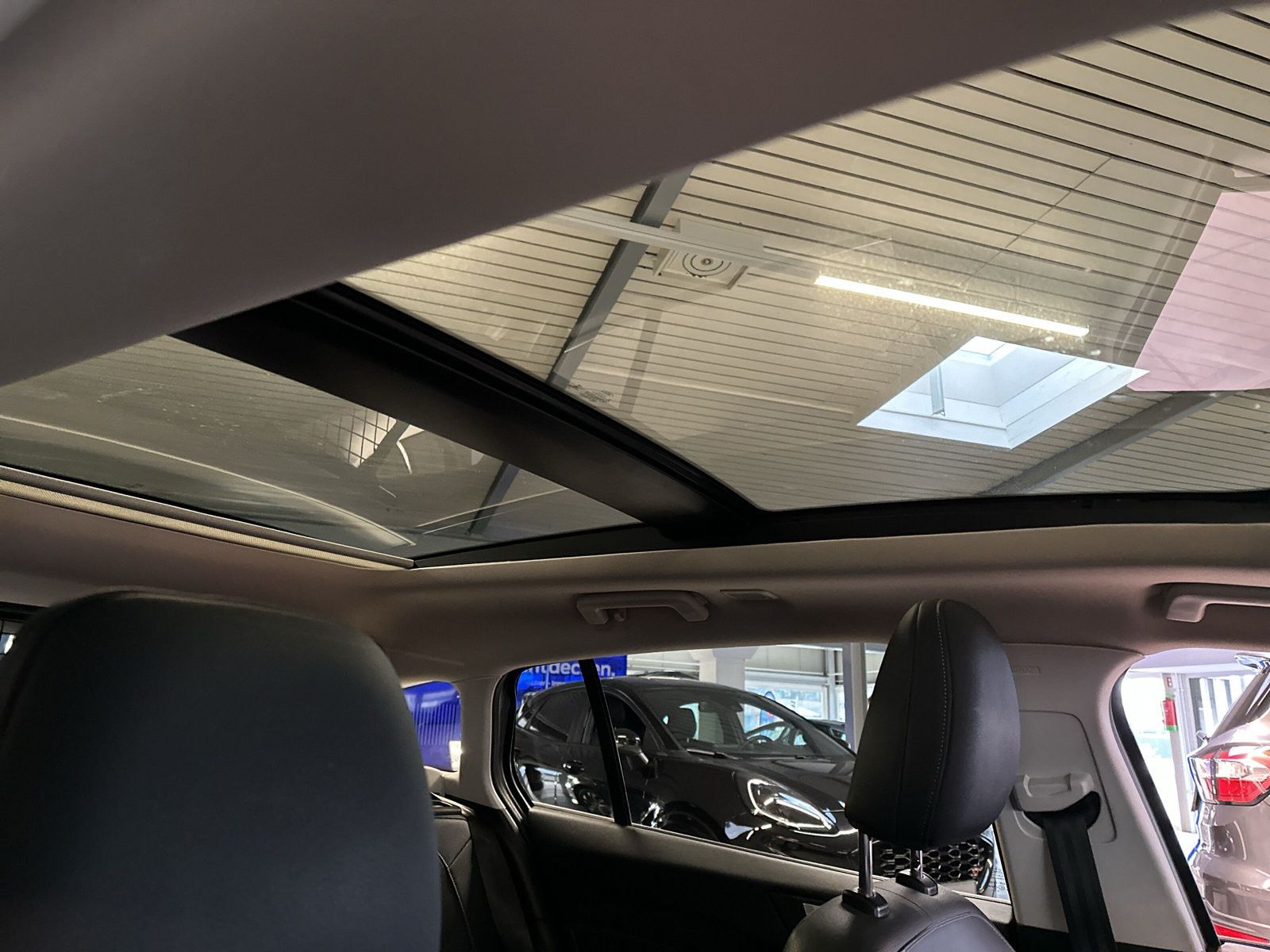Ford Focus Turnier Titanium - Samsaru's Car Outlet