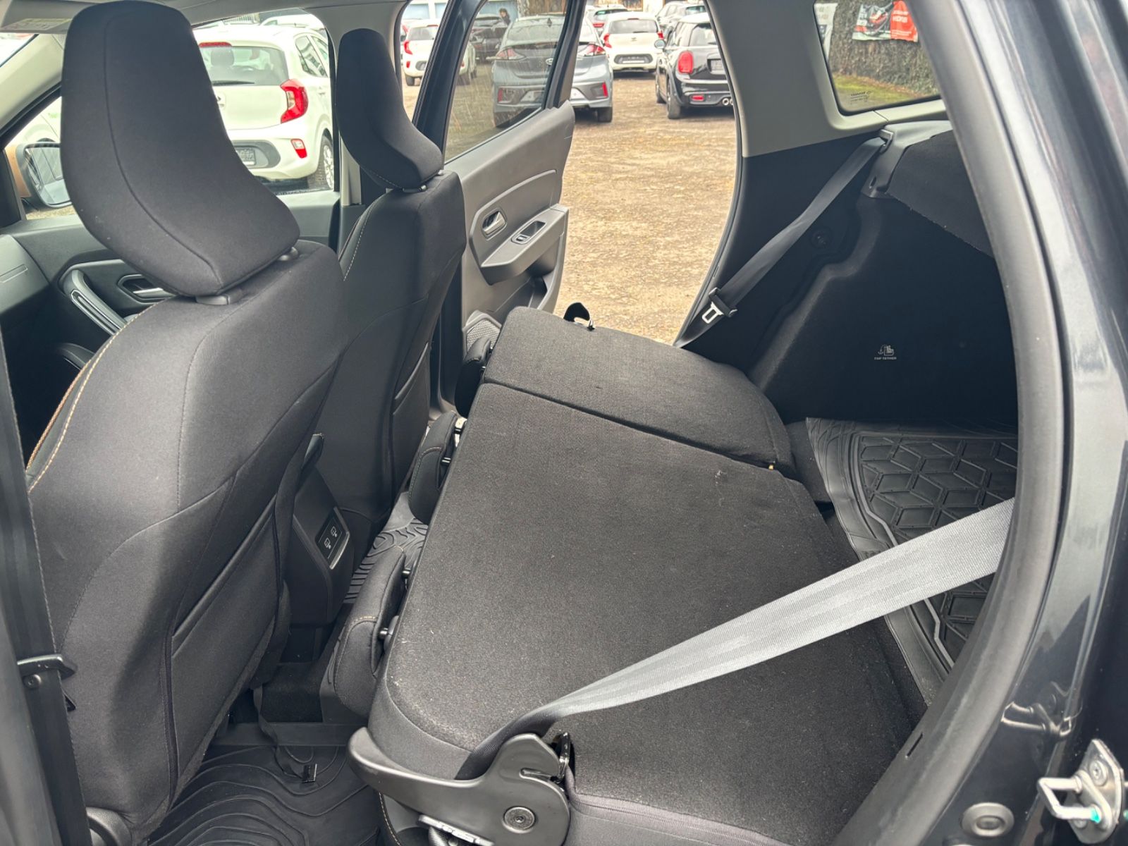 Dacia DUSTER - Samsaru's Car Outlet