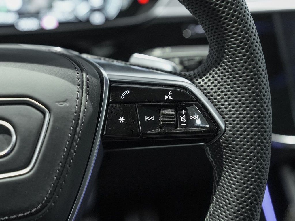 Audi A8 60 TFSIe quattro S line - Samsaru's Car Outlet