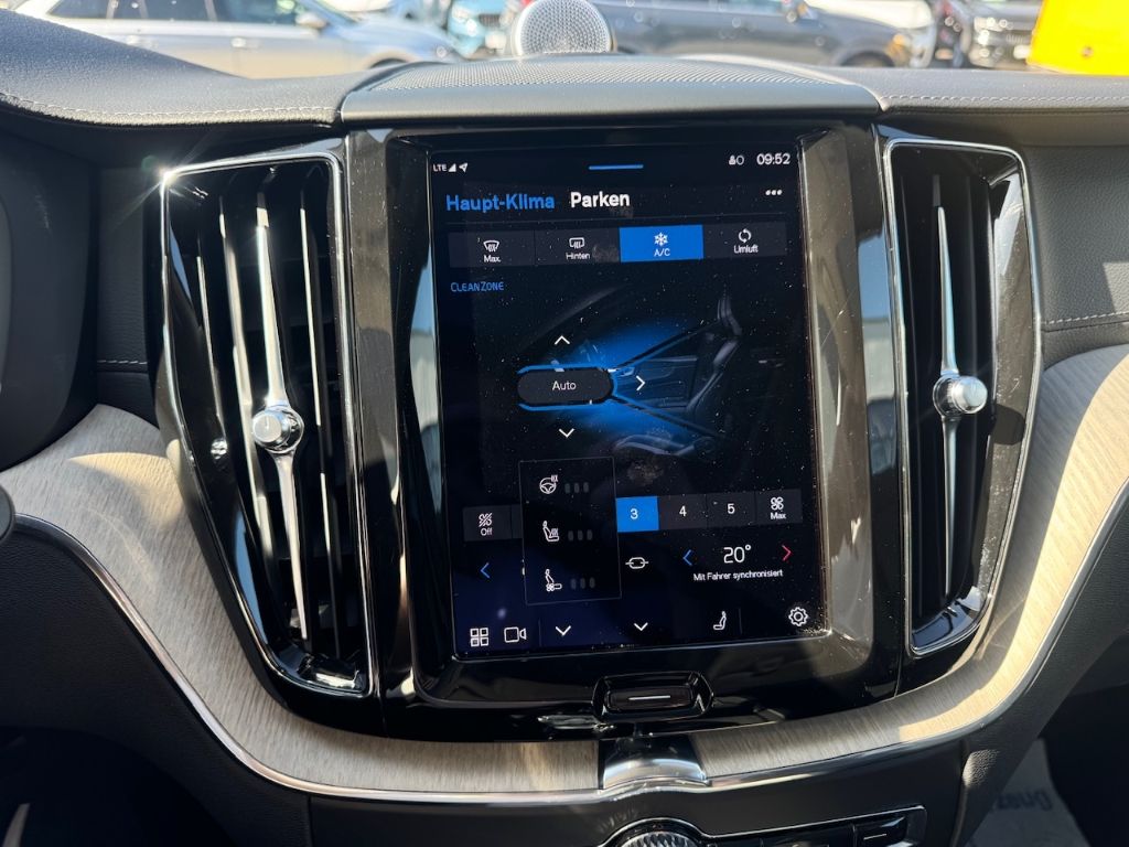 Volvo XC60 Inscription Recharge Plug-In Hybrid AWD T8