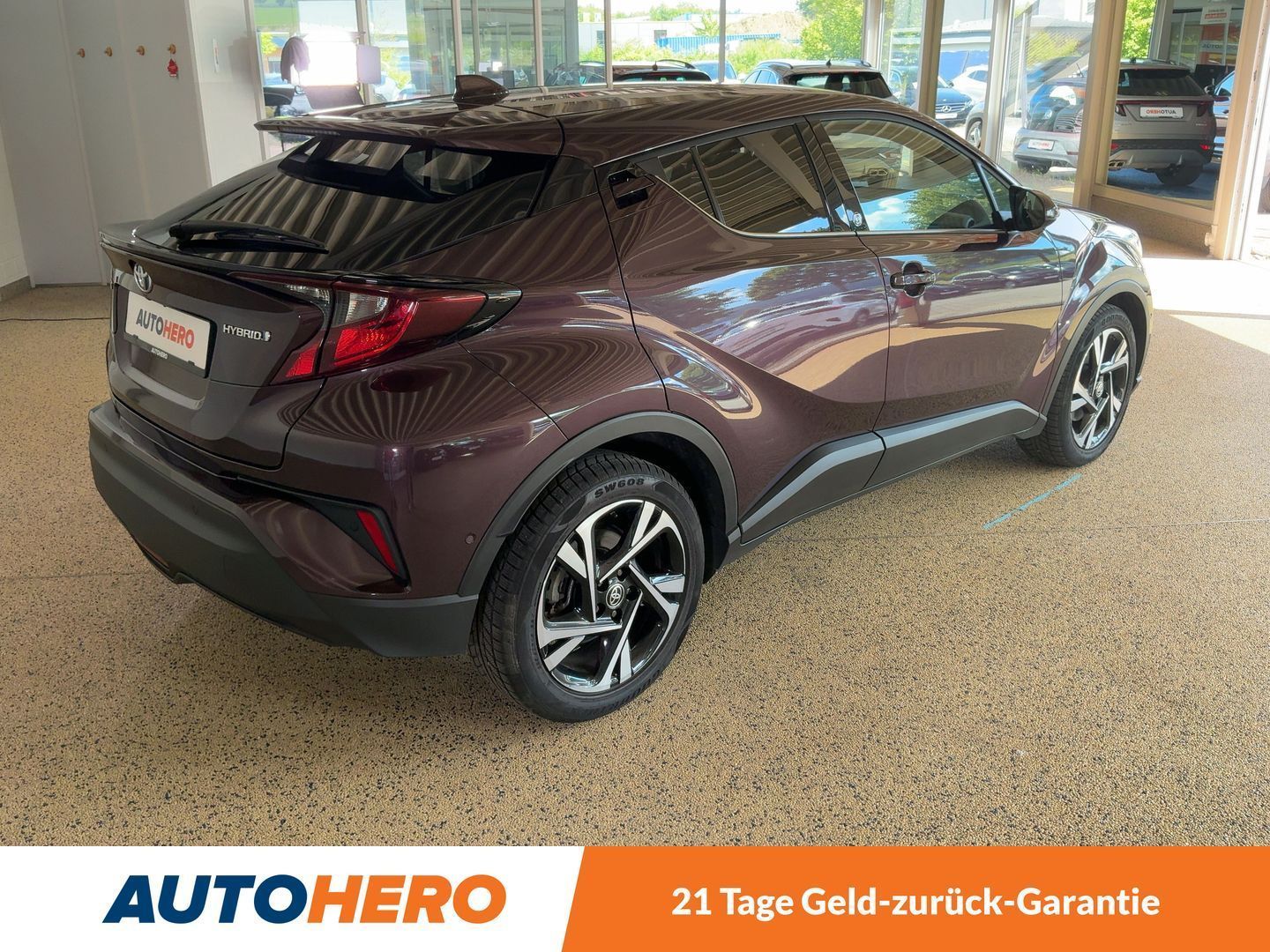 Toyota C-HR 1.8 Hybrid Team - Samsaru's Car Outlet