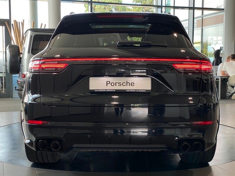 Porsche Cayenne Turbo SportDesign Sbel Carbon InnoD. AHK