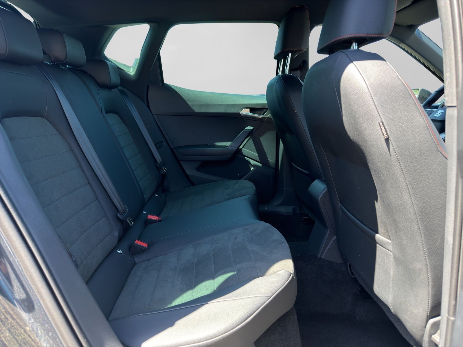 Seat Arona 1.5 TSI DSG FR AHK KAMERA PARKLENK NAVI AC