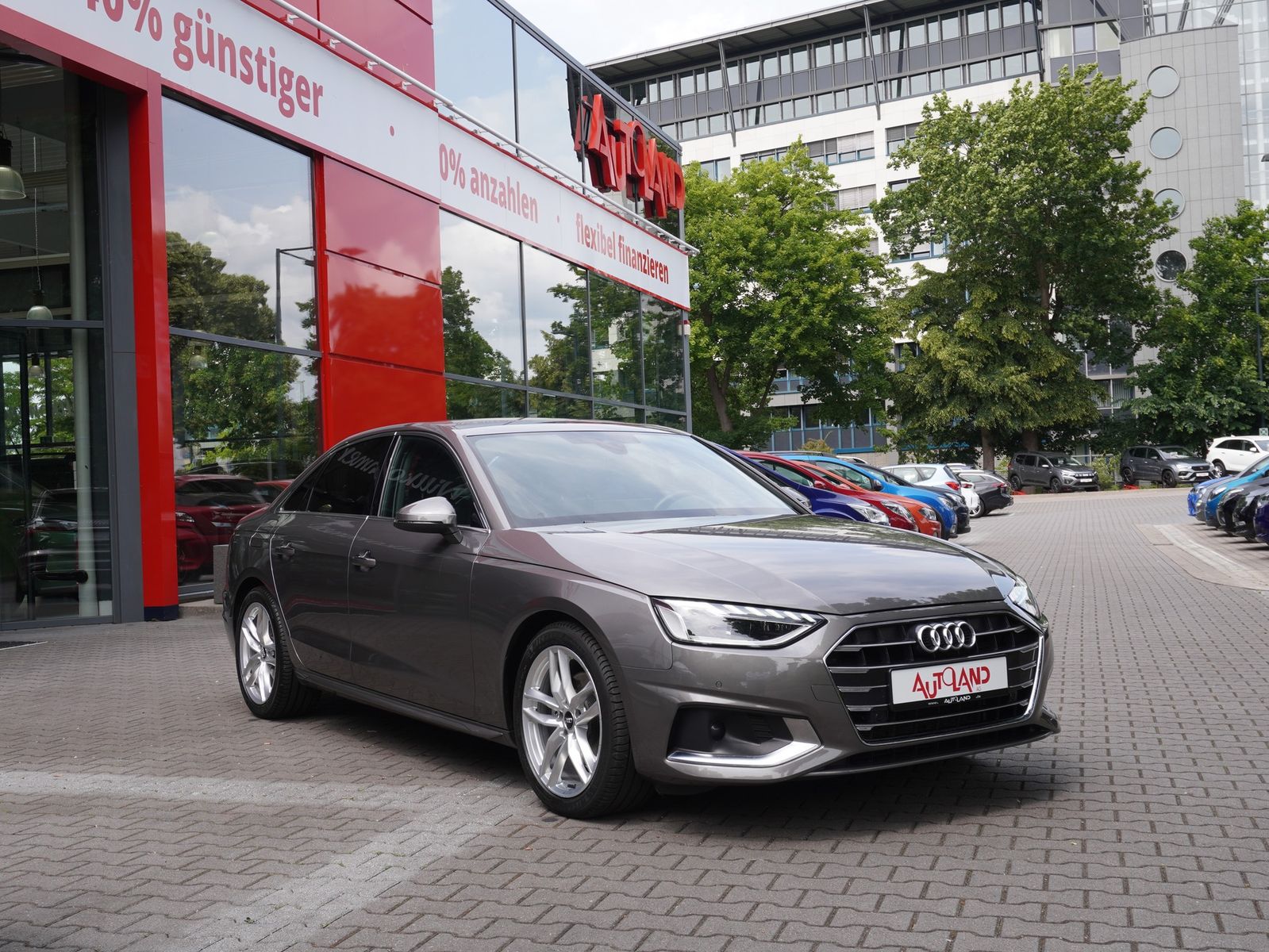 Audi A4 2.0 TDI 35 S-Line - Samsaru's Car Outlet