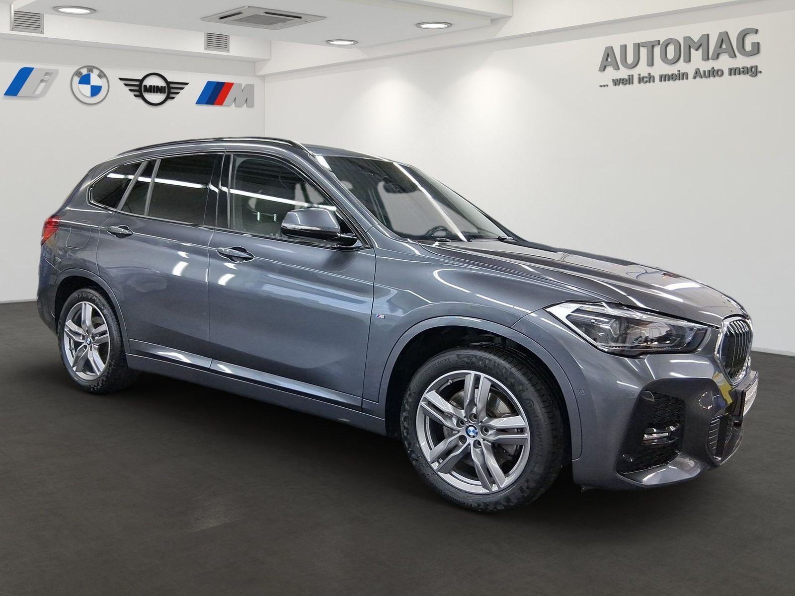 BMW X1 xDrive25e MSportpaket - Samsaru's Car Outlet