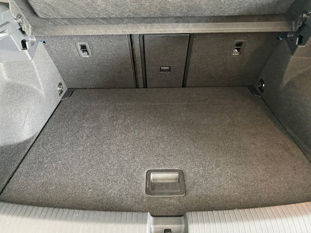 Volkswagen T-Roc Life 1.5 TSI DSG - Samsaru's Car Outlet