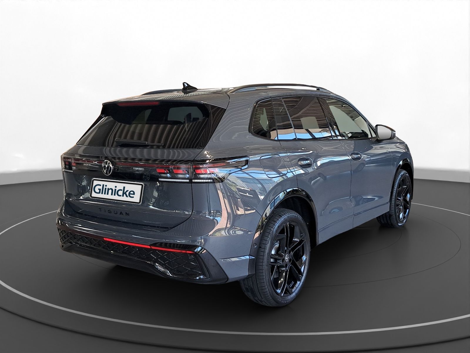 Volkswagen Tiguan R-Line 1,5 eHybrid DSG | Black Style