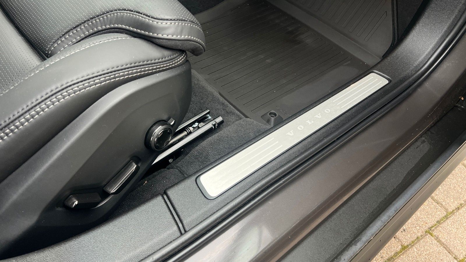 Volvo V60 CC B4 D Ultimate AWD*B&W*360°*SH*MASSAGE*