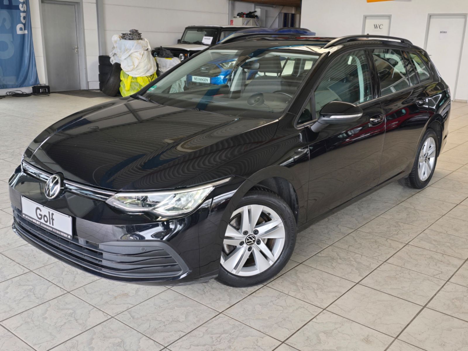 Volkswagen Golf VIII Variant Life eTSI DSG - Samsaru's Car Outlet