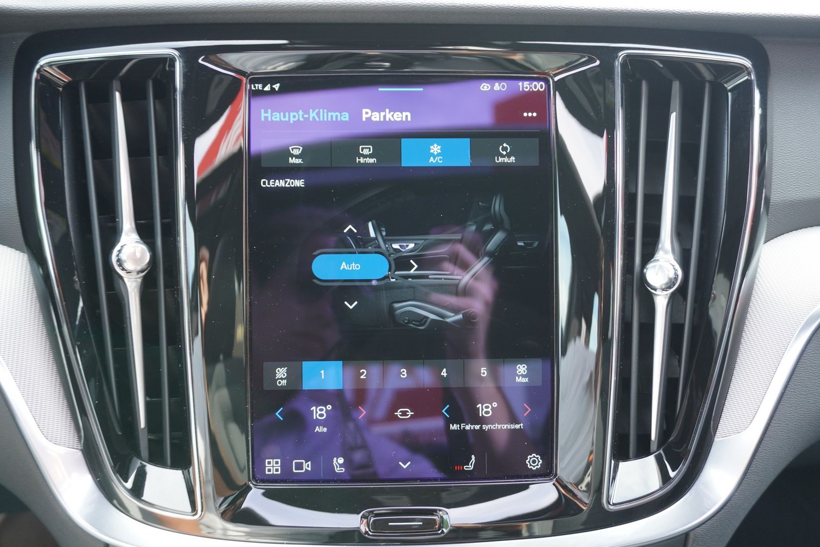 Volvo S60 2.0 M-Hybrid Plus Dark LED Panorama 360° DAB