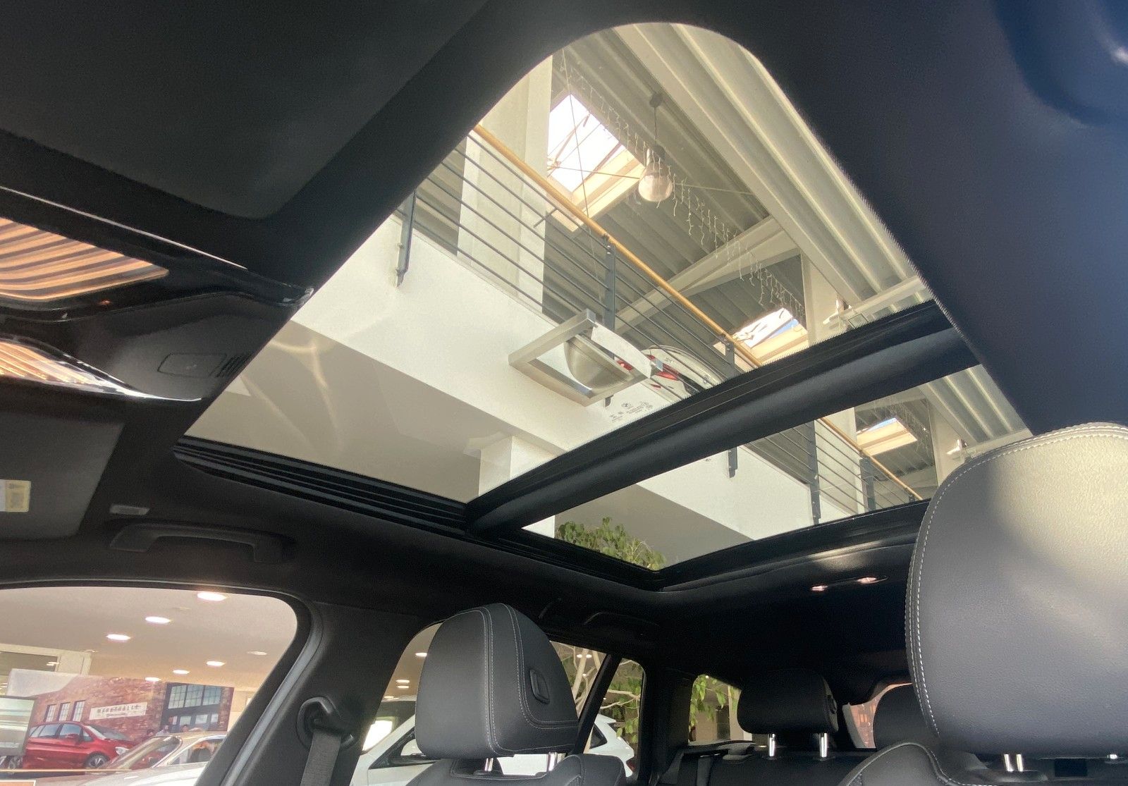 BMW 330i Touring Sport Line - Samsaru's Car Outlet