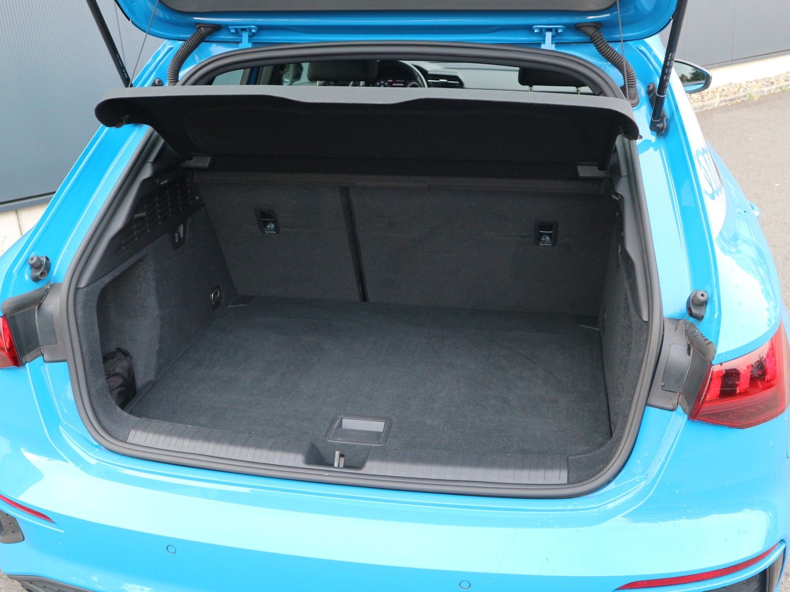 Audi A3 Sportback 30 2,0 TDI S line Matrix Pano VC