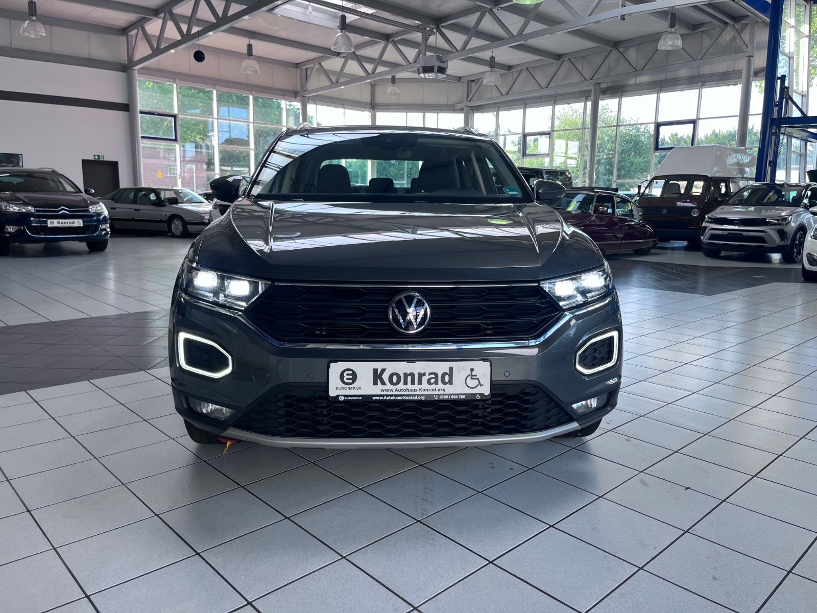 Volkswagen T-Roc Sport - Samsaru's Car Outlet
