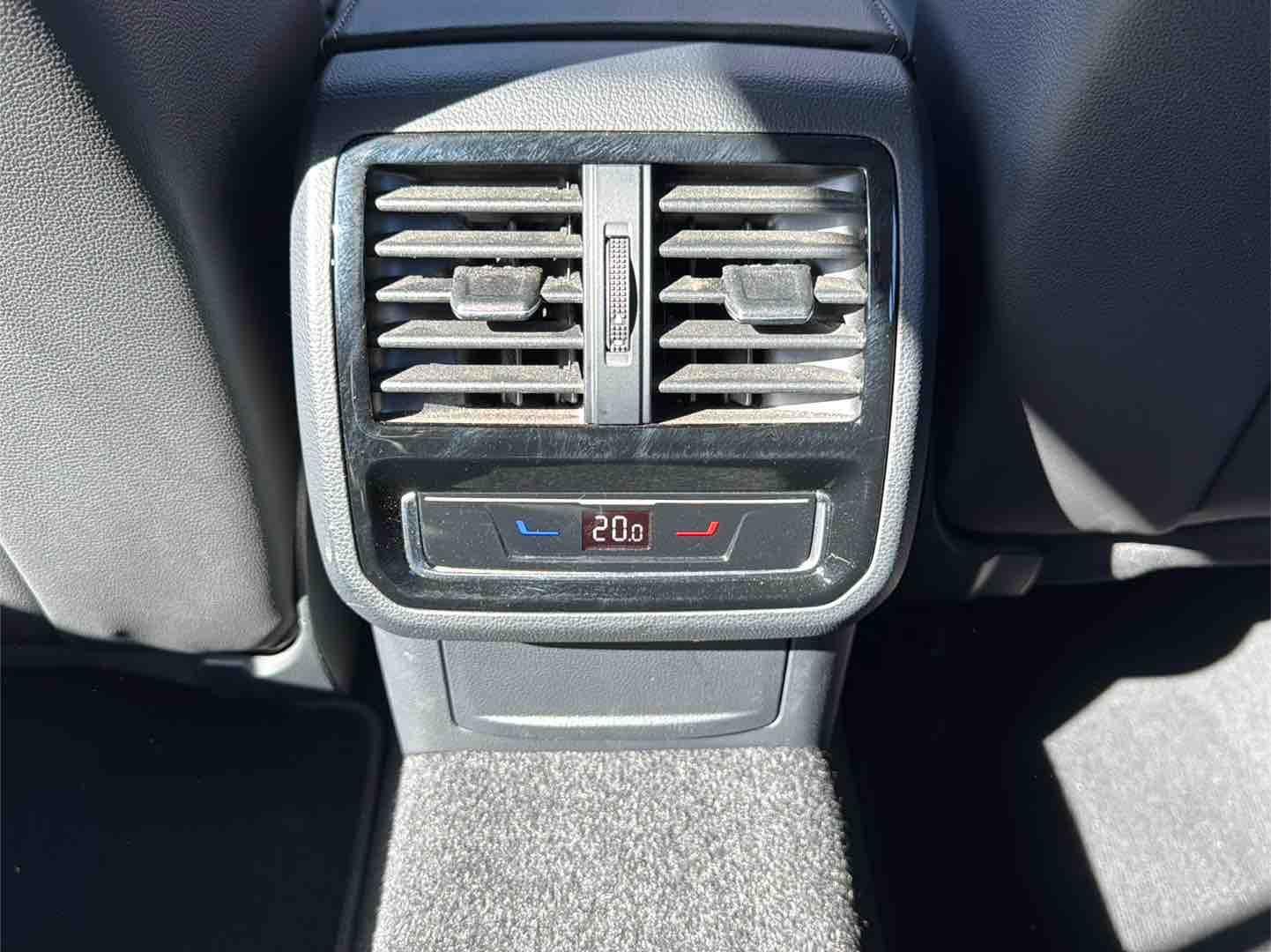 Volkswagen Passat Variant GTE - Samsaru's Car Outlet