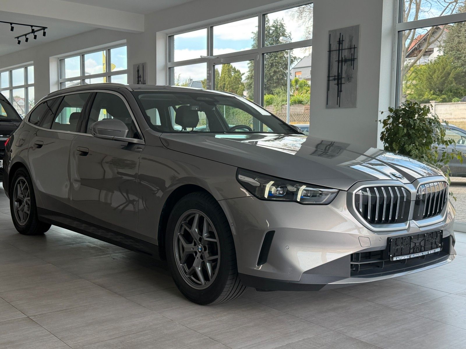 BMW 520d xDrive / AHK / 360° / Abstandtemp. / H&K