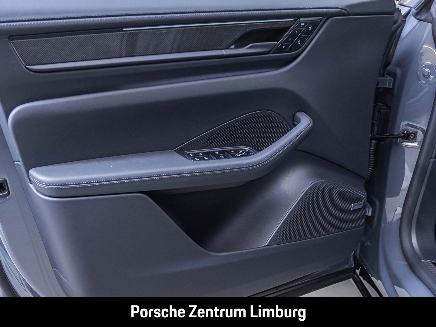 Porsche Macan Turbo BOSE Panoramadach Luftfederung LED