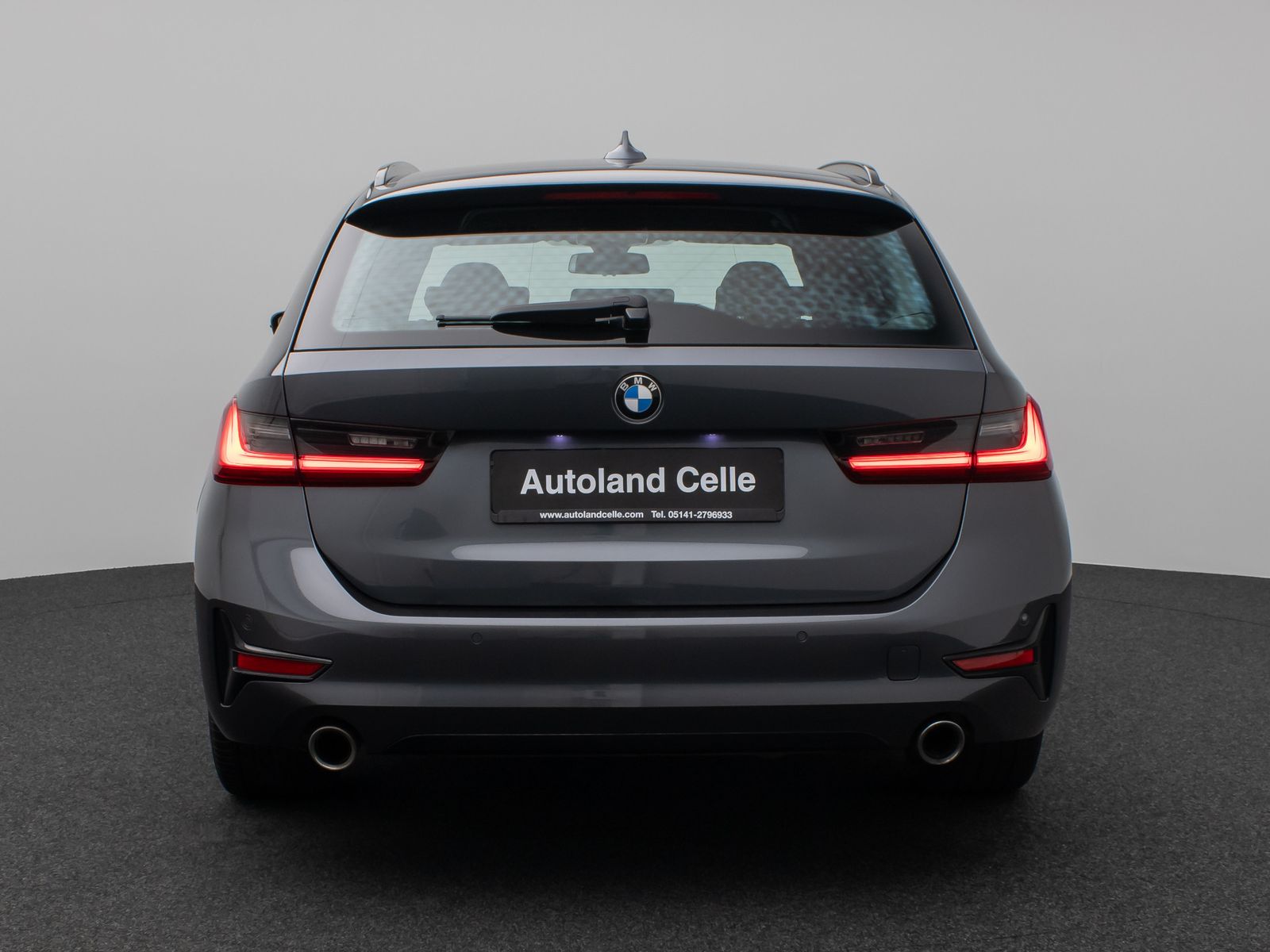 BMW 330i xD SportLine - Samsaru's Car Outlet