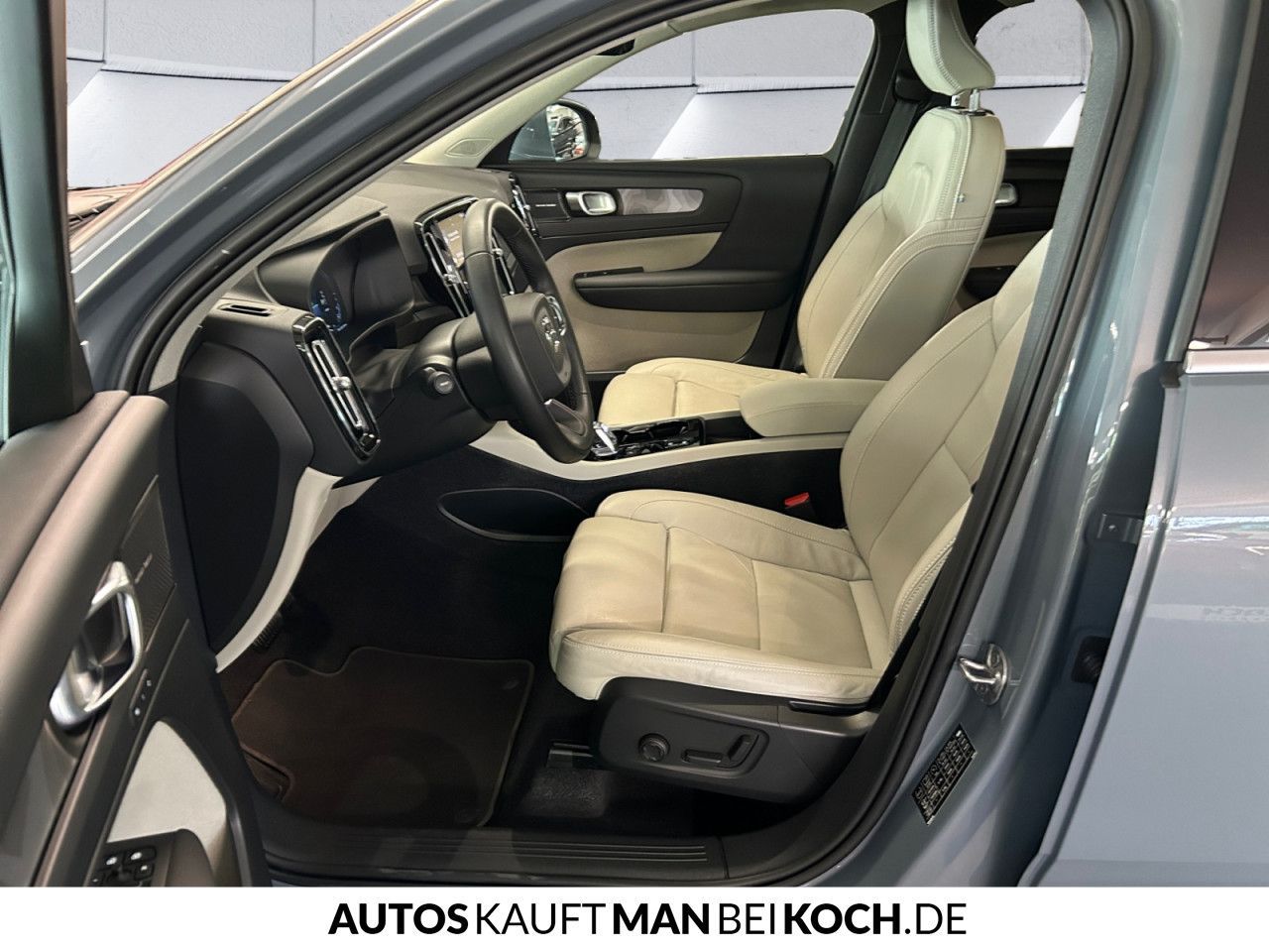 Volvo XC40 T4 Recharge Plus Bright - Samsaru's Car Outlet