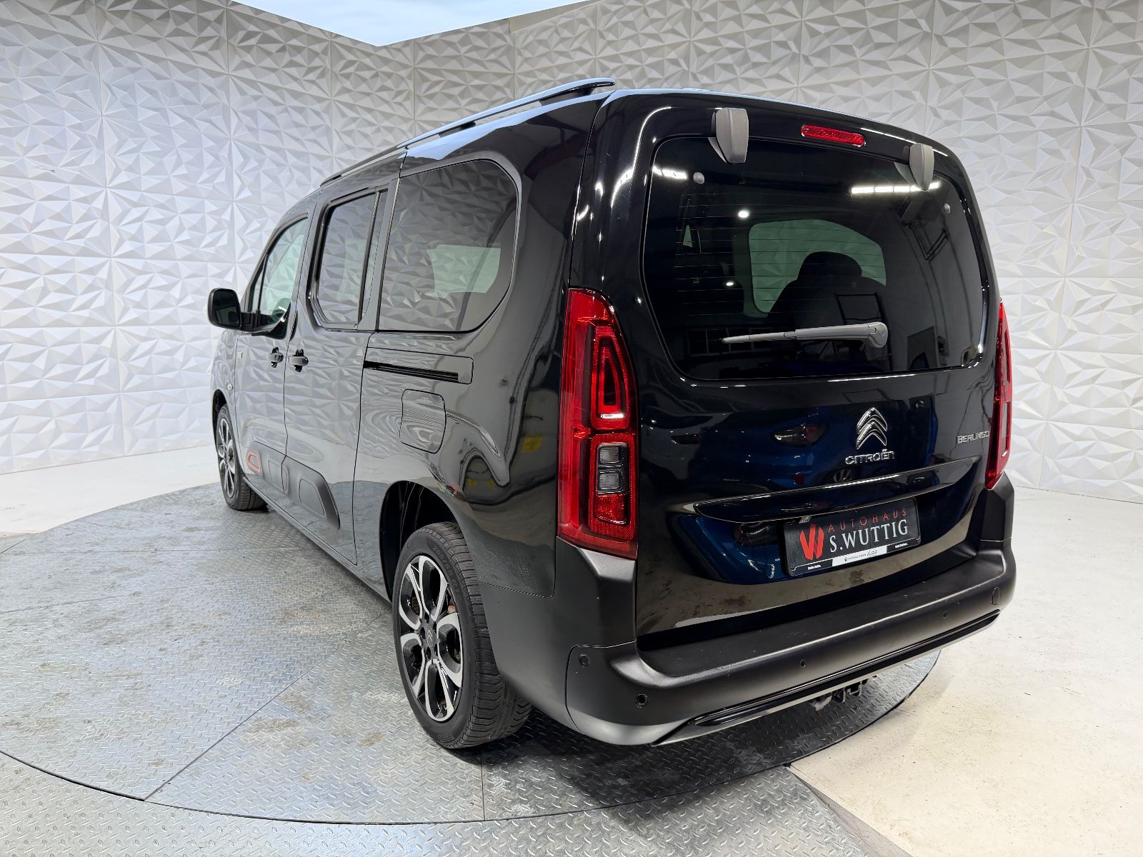 Citroën Berlingo XL BlueHDi 130 EAT8 SHINE+ANHÄNGERKUP.+