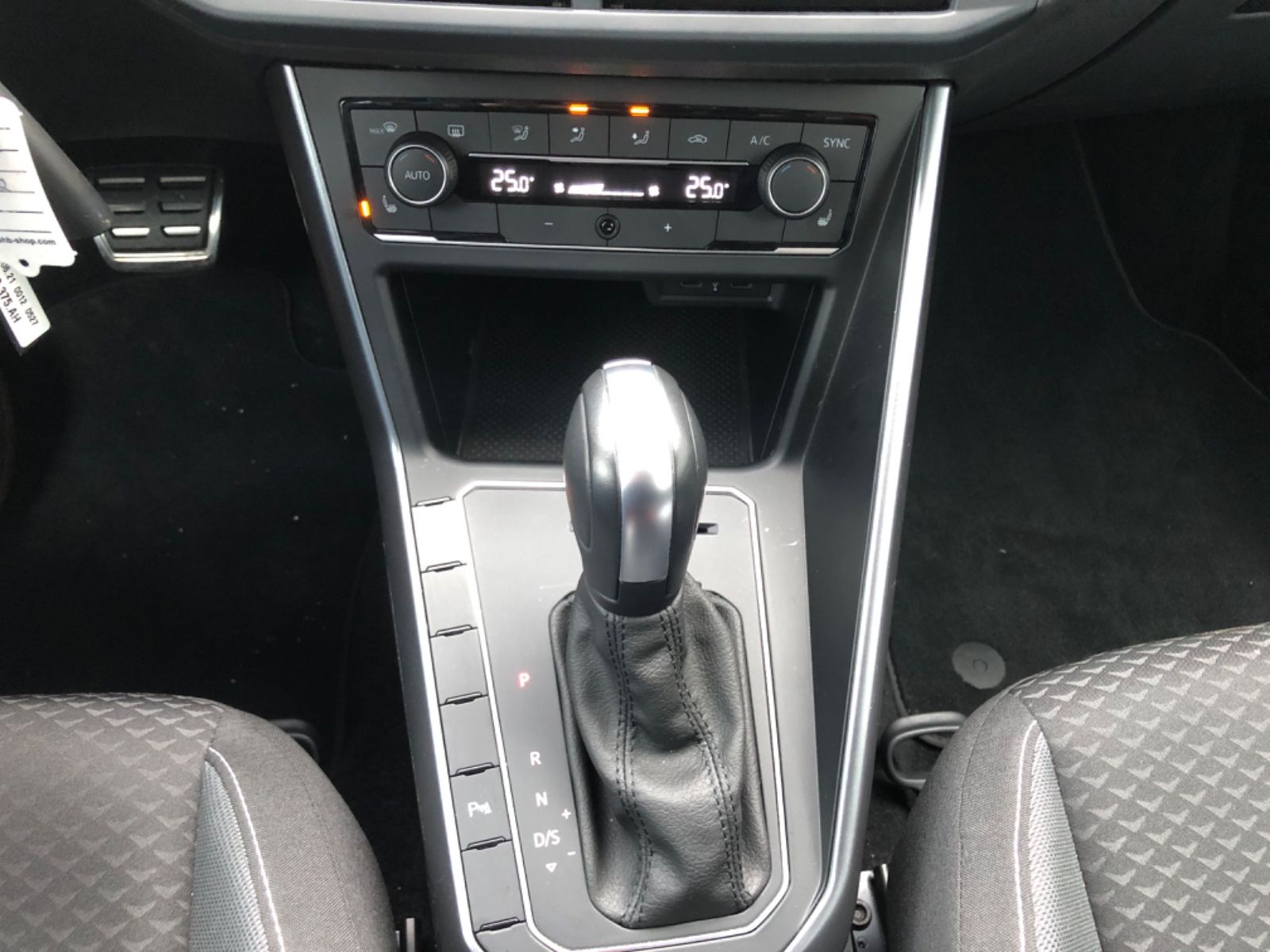 Volkswagen Polo VI Active - Samsaru's Car Outlet