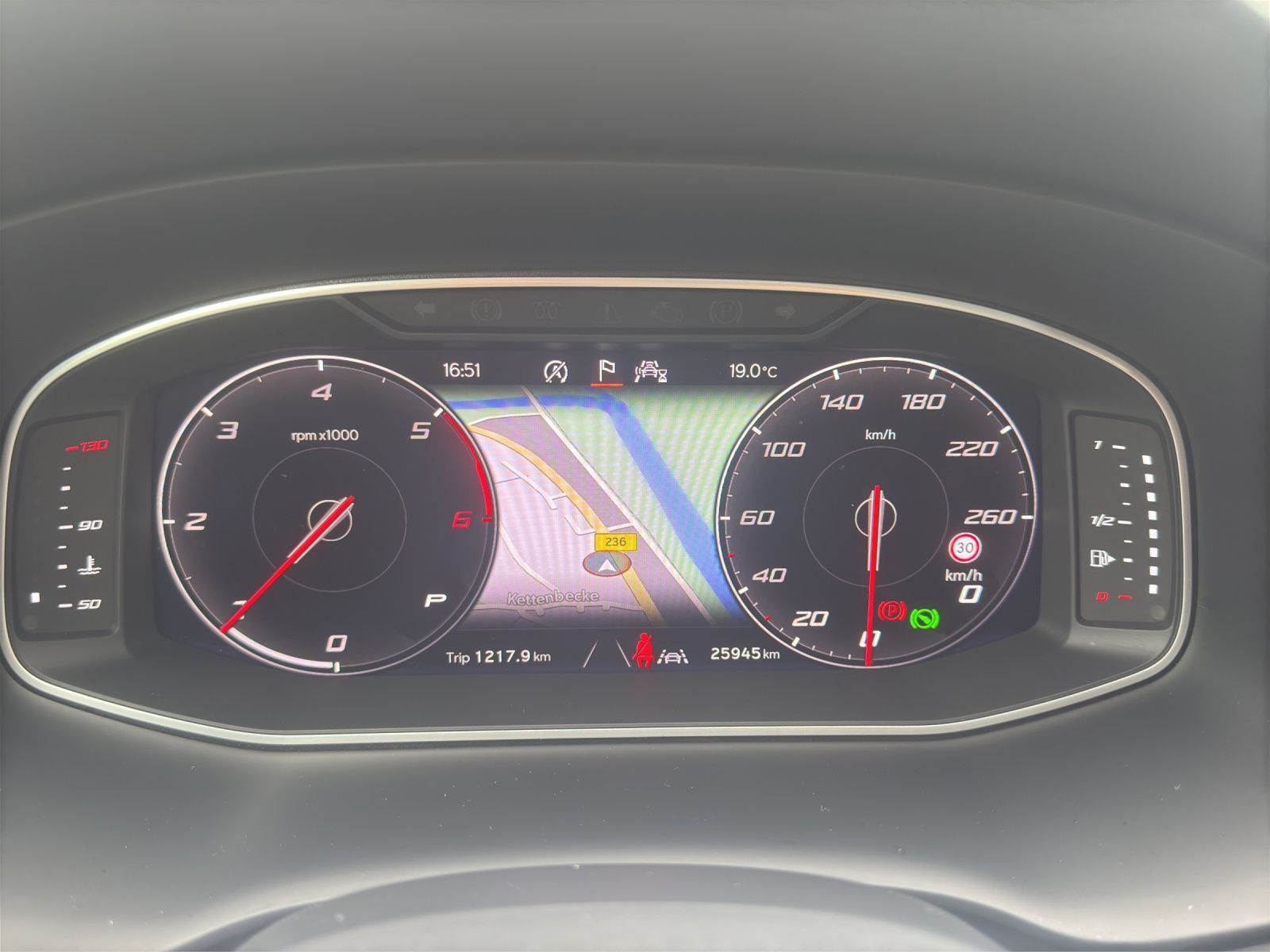 Seat Ateca 2.0 TDI DSG FR AHK NAVI ACC