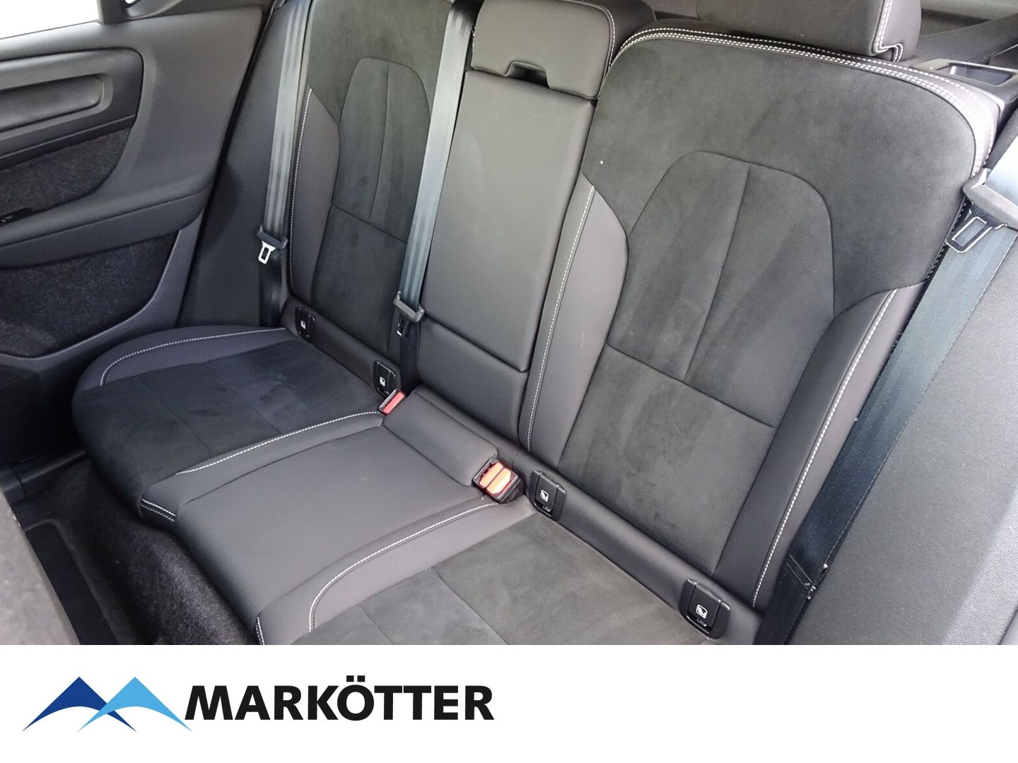 Volvo XC40 B3 Plus Dark - Samsaru's Car Outlet