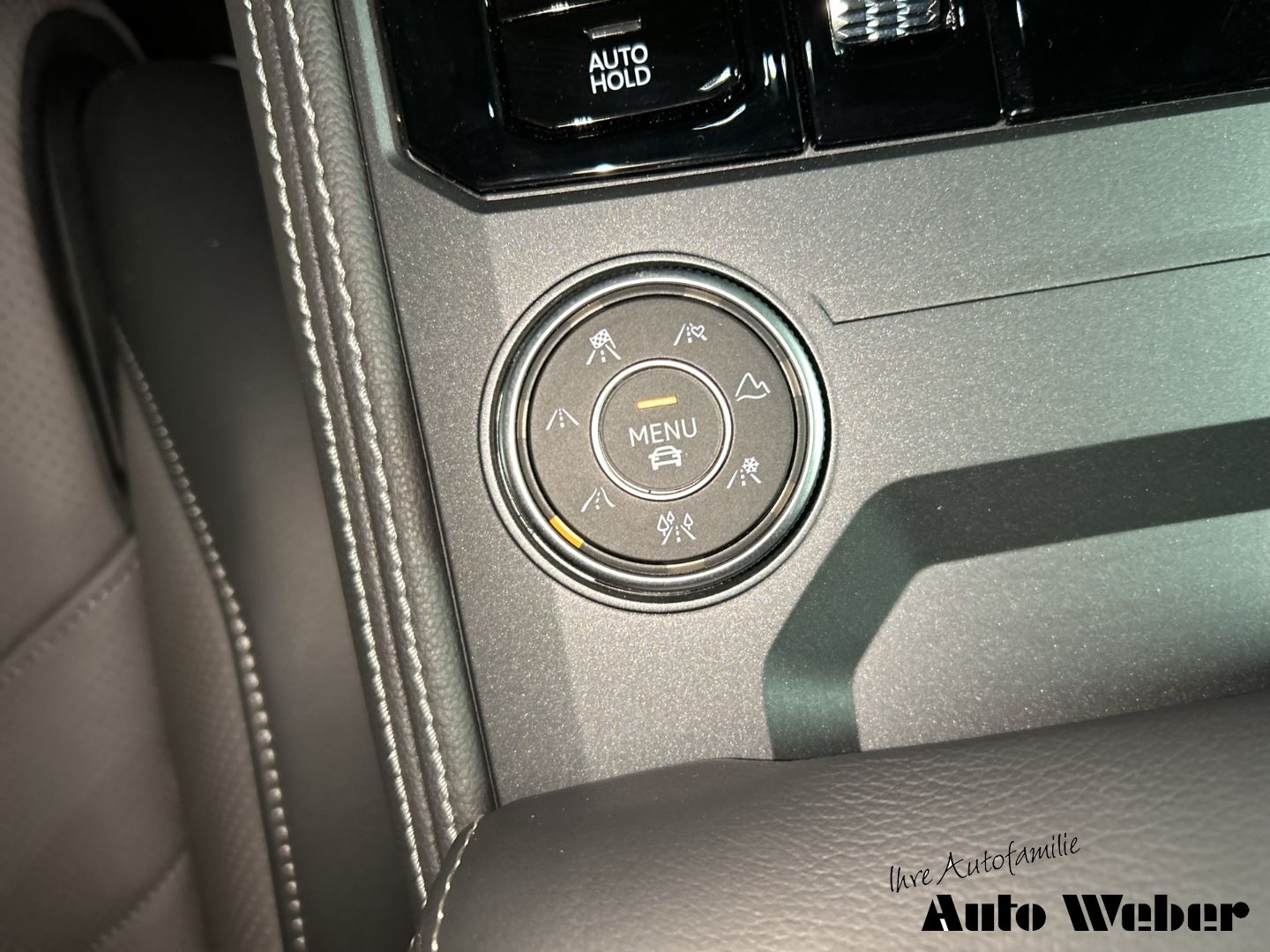 Volkswagen Touareg V6 4Motion R-Line - Samsaru's Car Outlet
