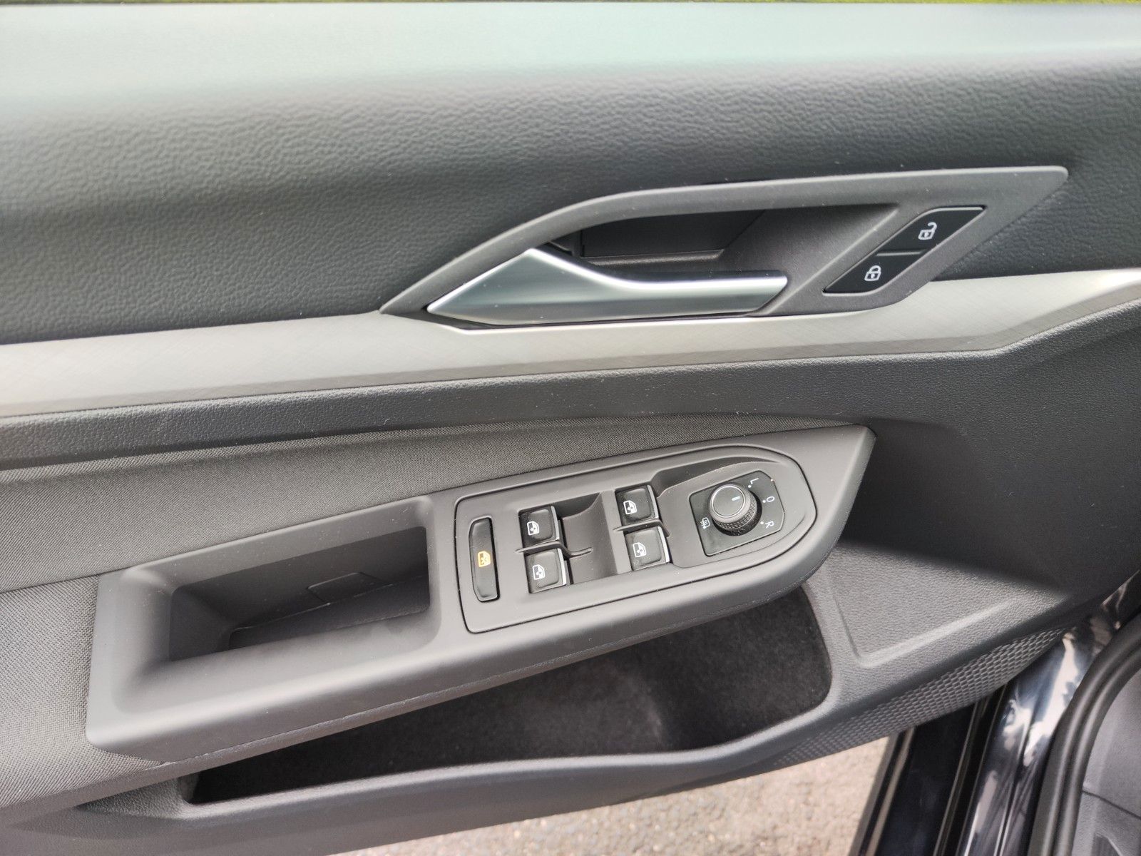 Volkswagen Golf VIII Variant Life eTSI DSG - Samsaru's Car Outlet