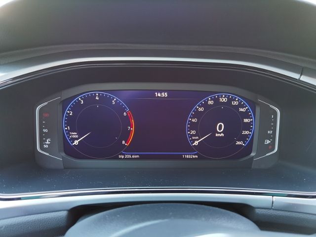 Volkswagen T-Roc 1.5 TSI BMT Life - Samsaru's Car Outlet