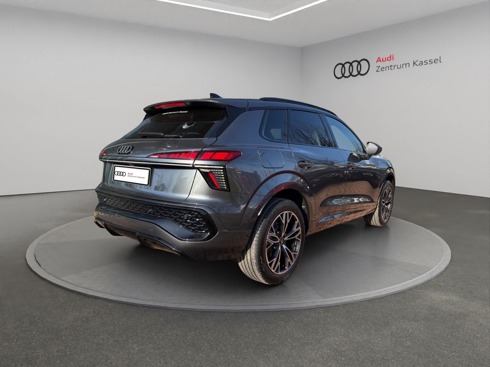 Audi Q3 SUV TFSI S line LED Plus Navi Pano AHK Rü 19"