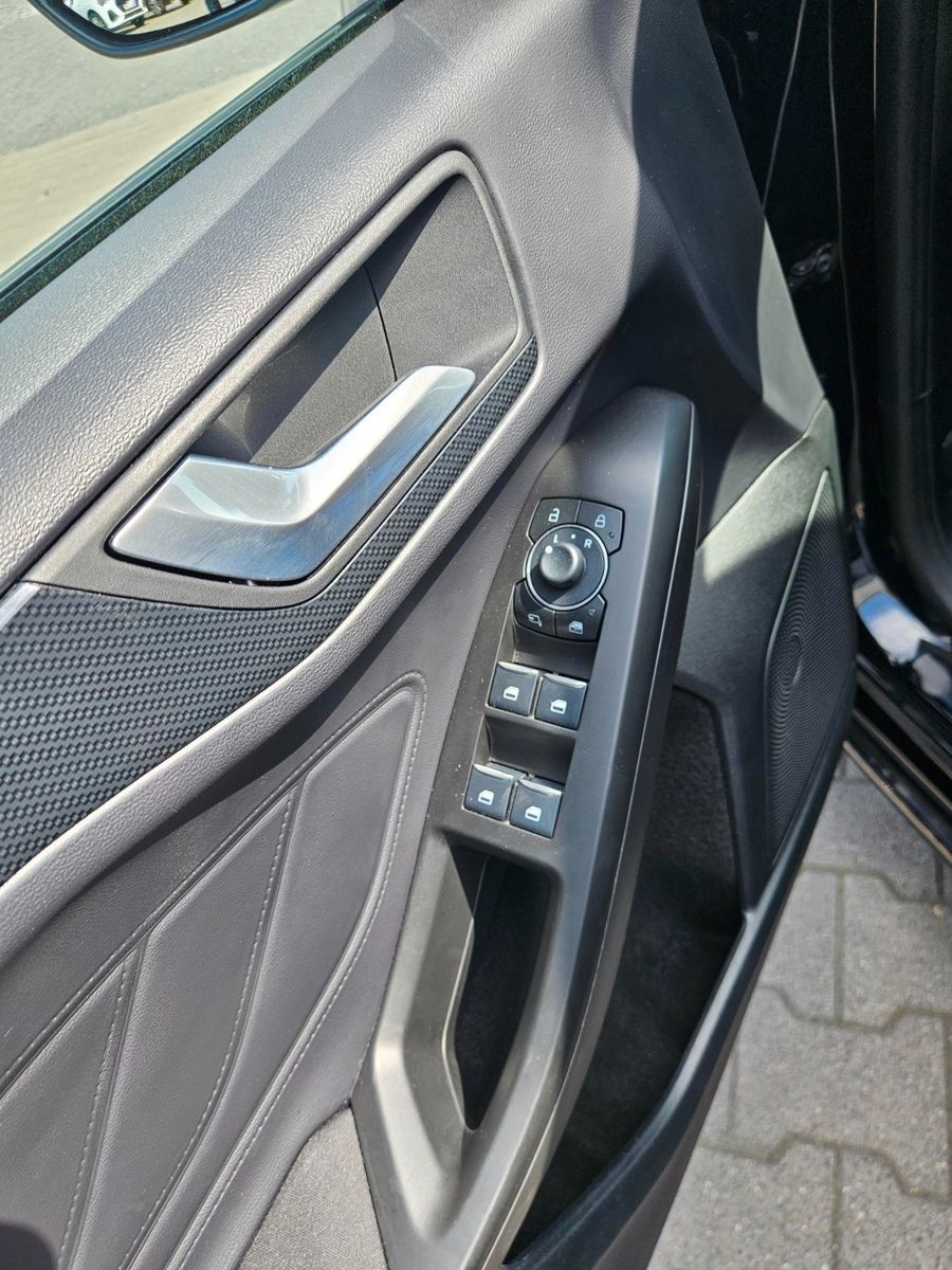 Ford Focus Turnier ST-Line ACC LED NAVI Kamera