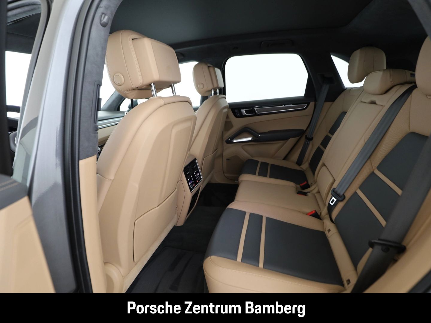 Porsche Cayenne Turbo/ Head-Up/ InnoDrive/ Massage/ Spor