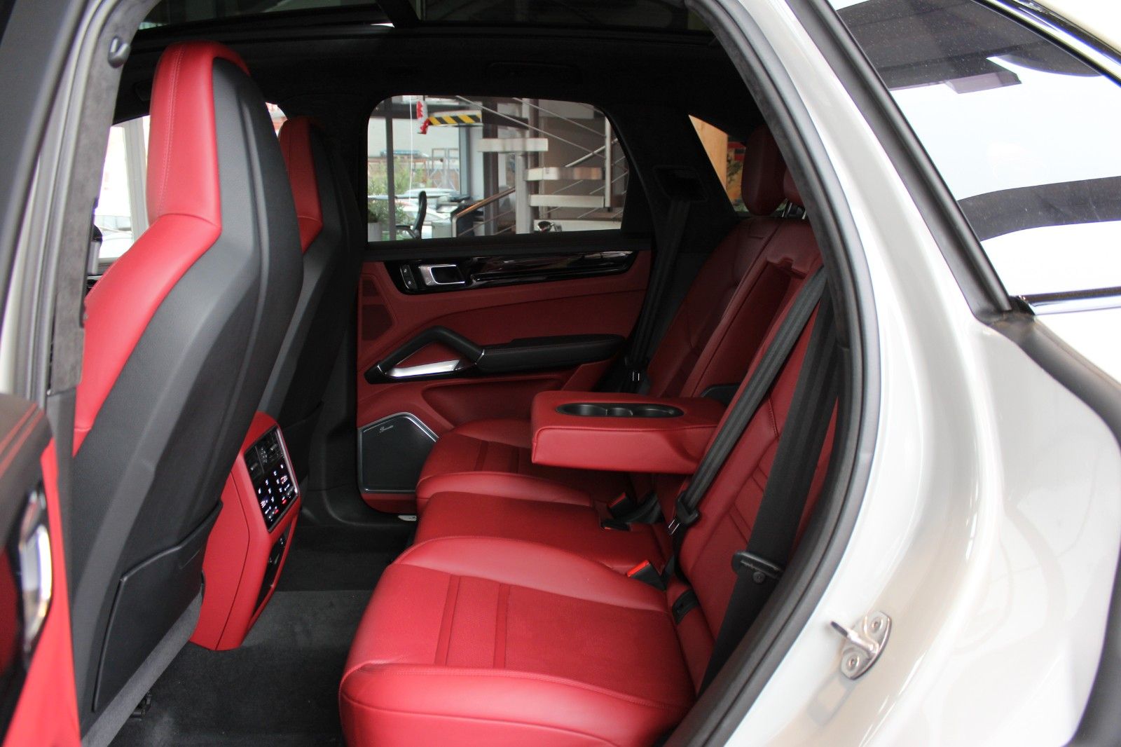 Porsche Cayenne Turbo Sport Design Kreide Approved 201T€