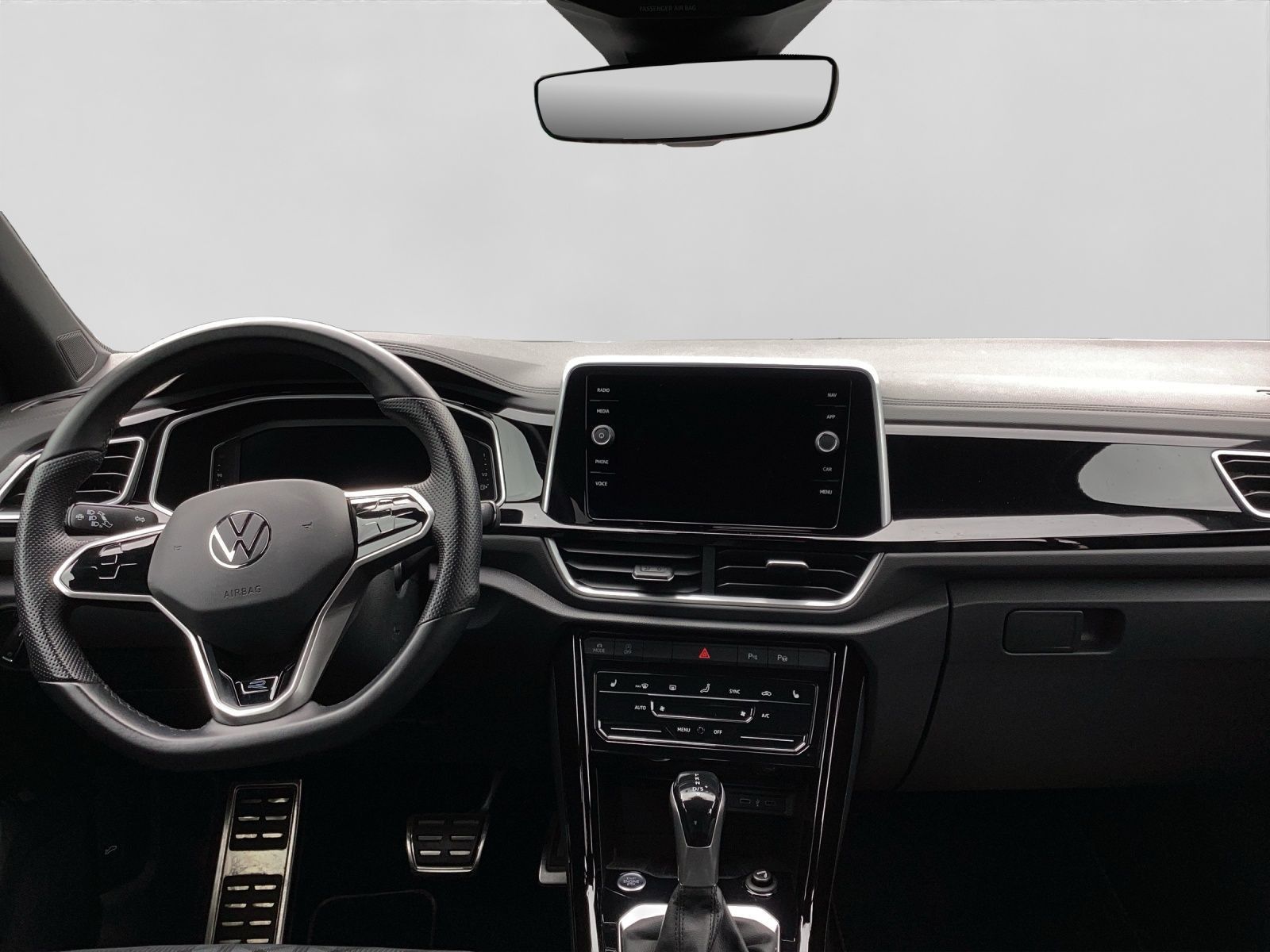 Volkswagen T-Roc 1.5 TSI DSG R-LINE - Samsaru's Car Outlet