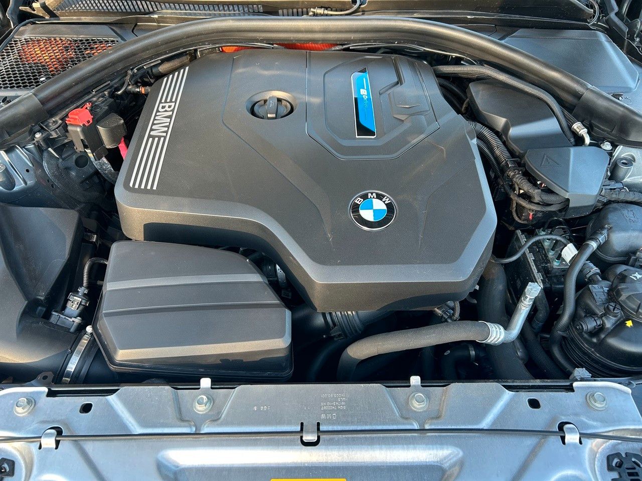 BMW 330e xDrive Aut. Lim. / DAB / Parking Assistant