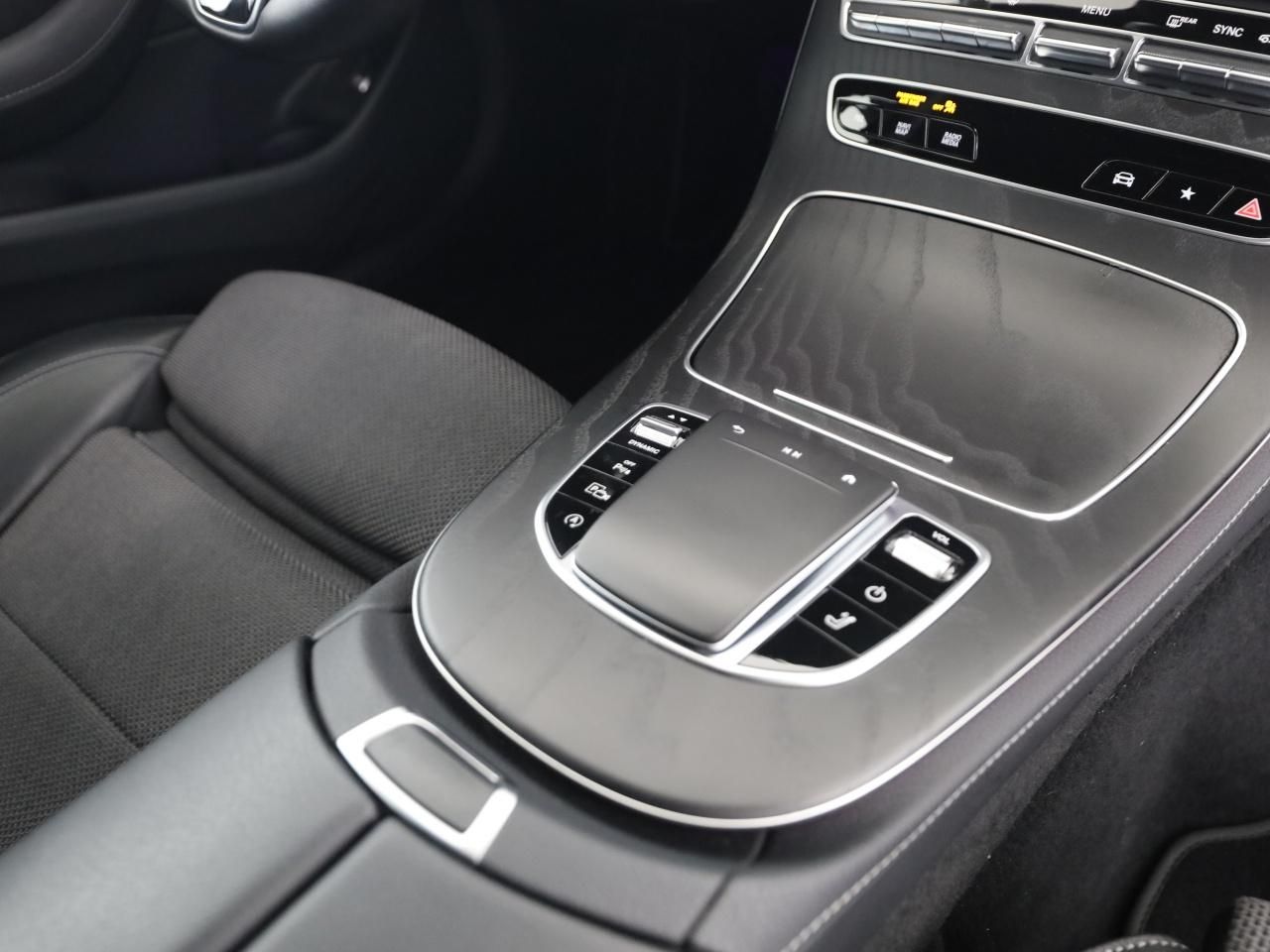 Mercedes-Benz E 220 d T Night Avantgarde AHK Distronic Kamera
