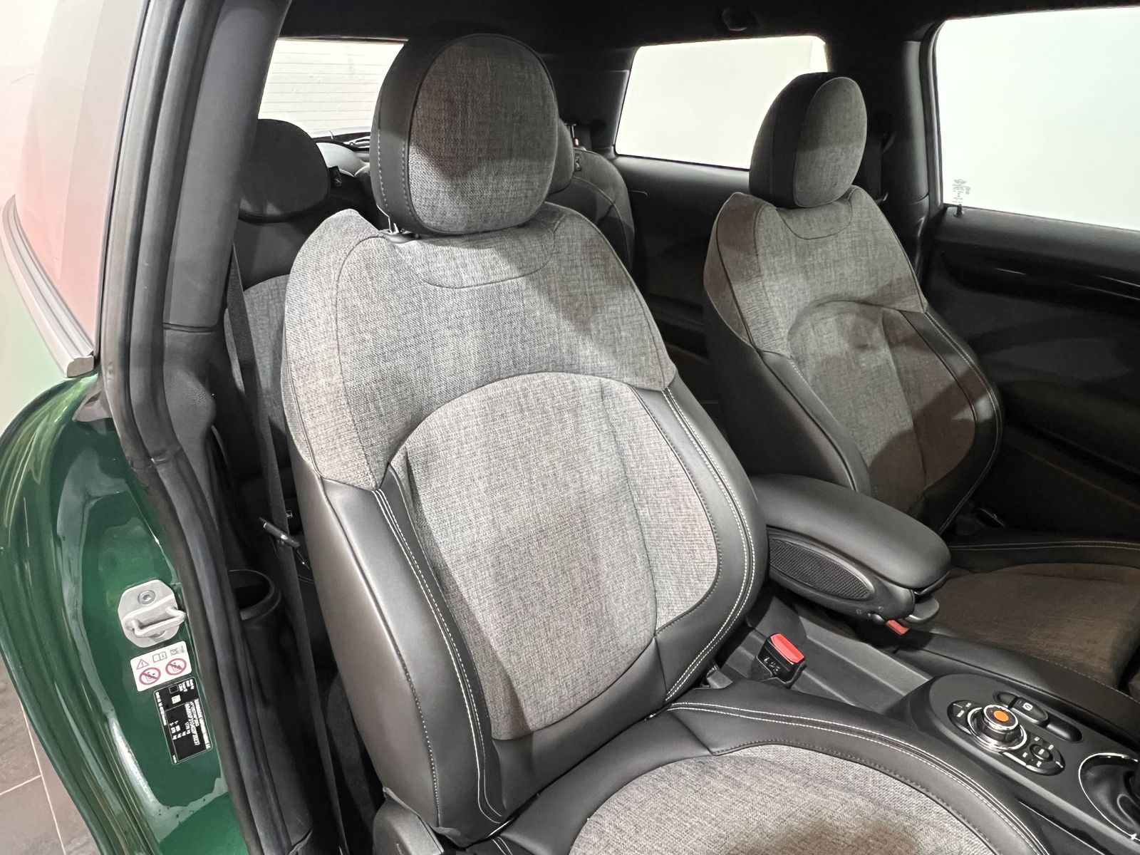 MINI Cooper SE Trim - Samsaru's Car Outlet
