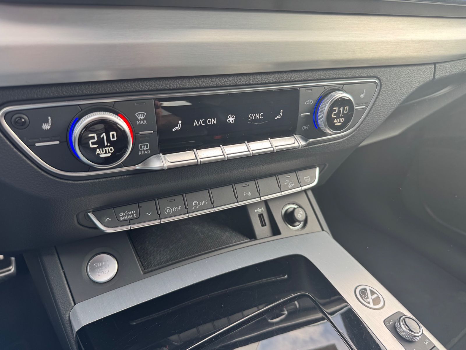 Audi Q5 Sportback 40 TDI quattro S line - Samsaru's Car Outlet