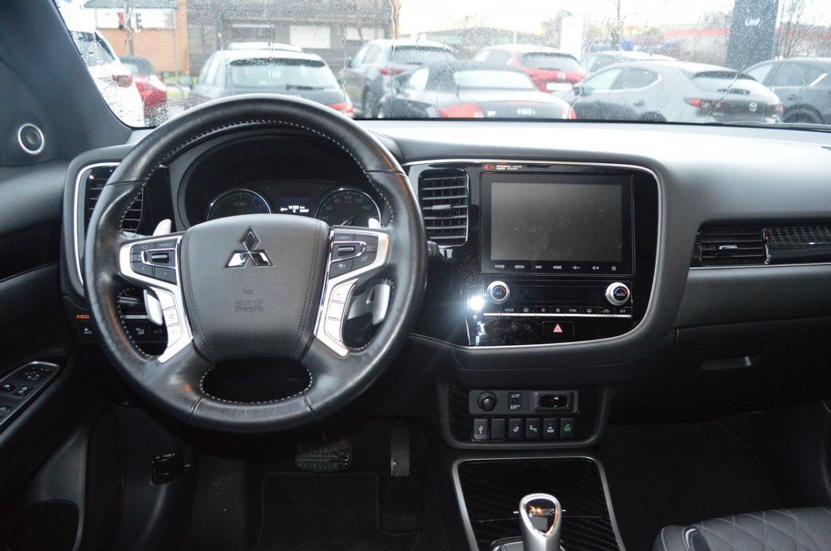 Mitsubishi PHEV OUTLANDER PHEV TOP