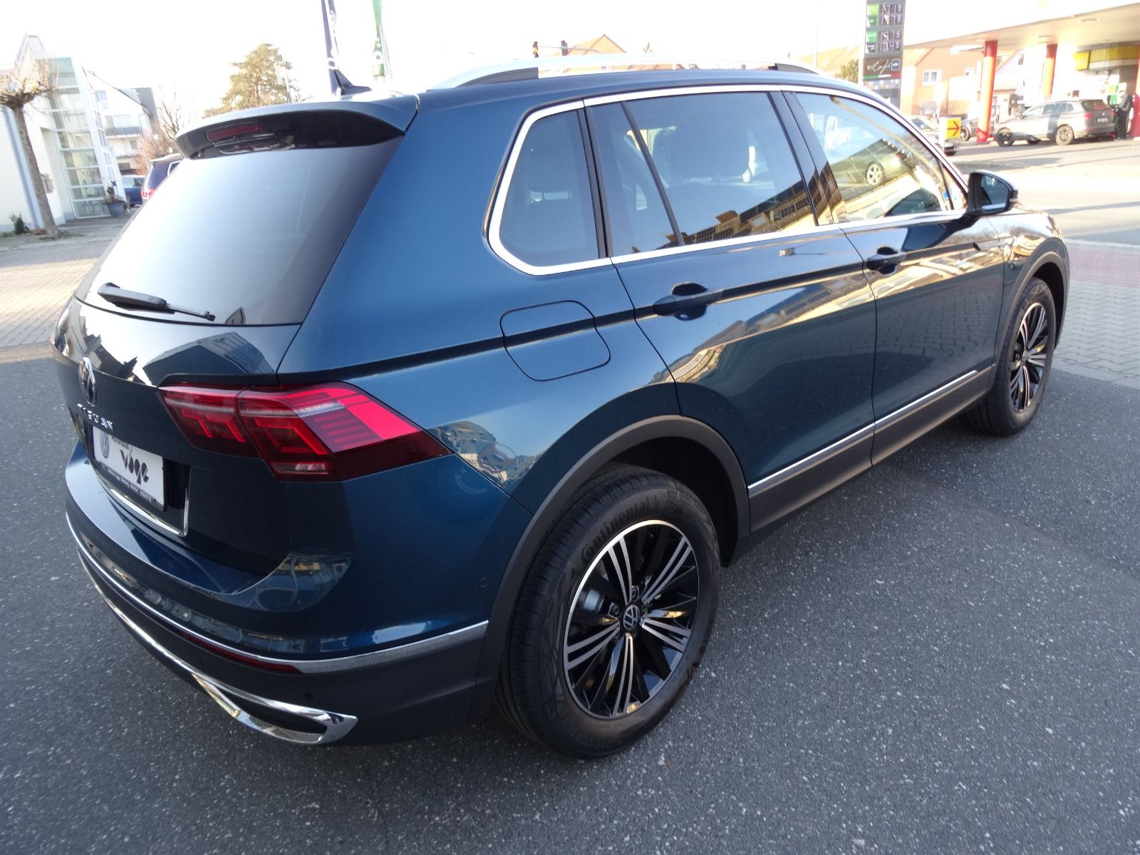 Volkswagen Tiguan 1.5 TSI OPF DSG Elegance - Samsaru's Car Outlet