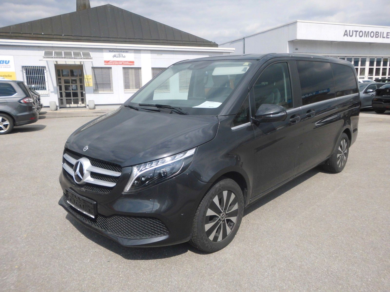 Mercedes-Benz V 220 d AVANTGARDE - Samsaru's Car Outlet