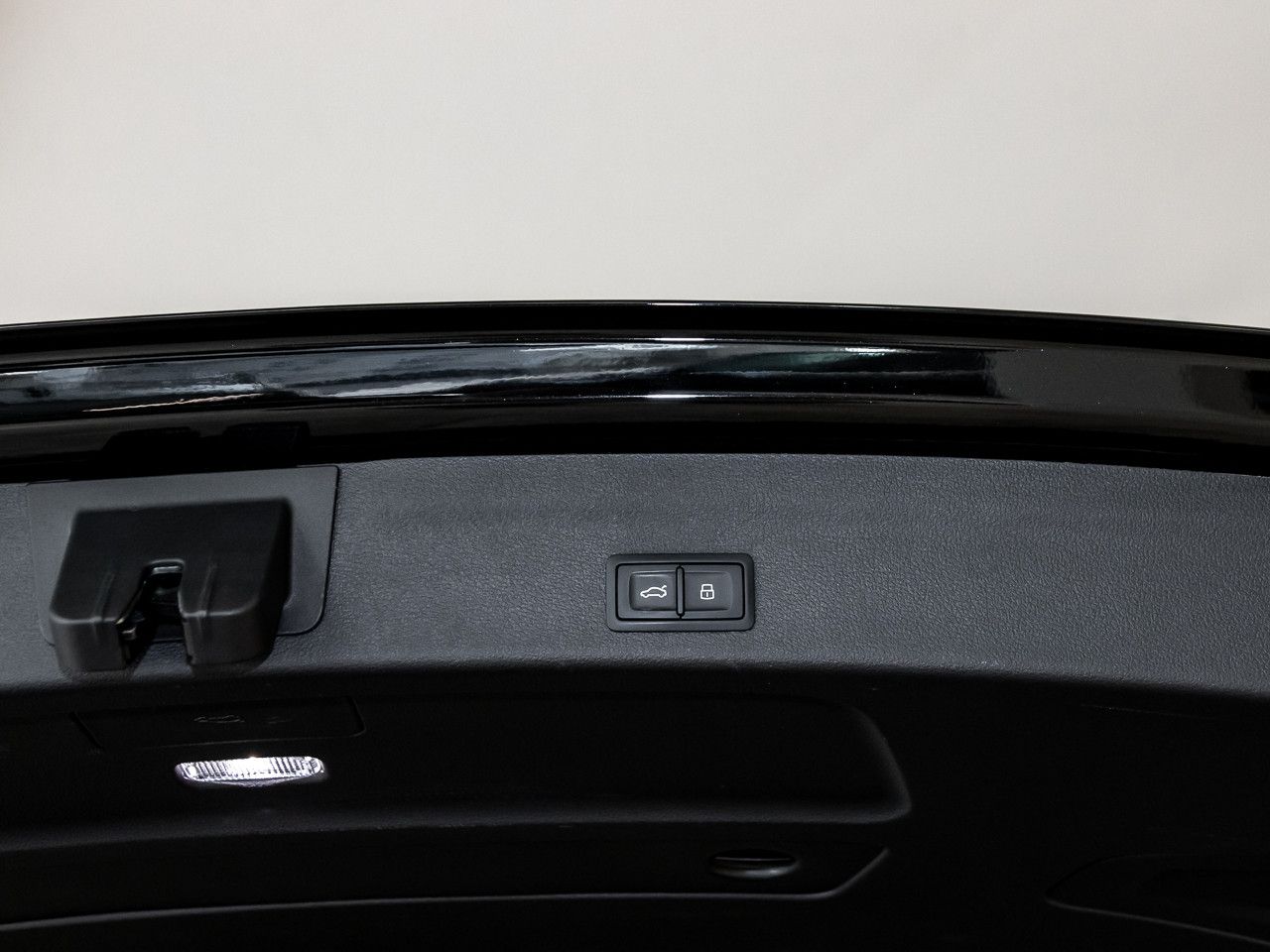 Audi A6 Avant S line 50 TDI quattro - Samsaru's Car Outlet