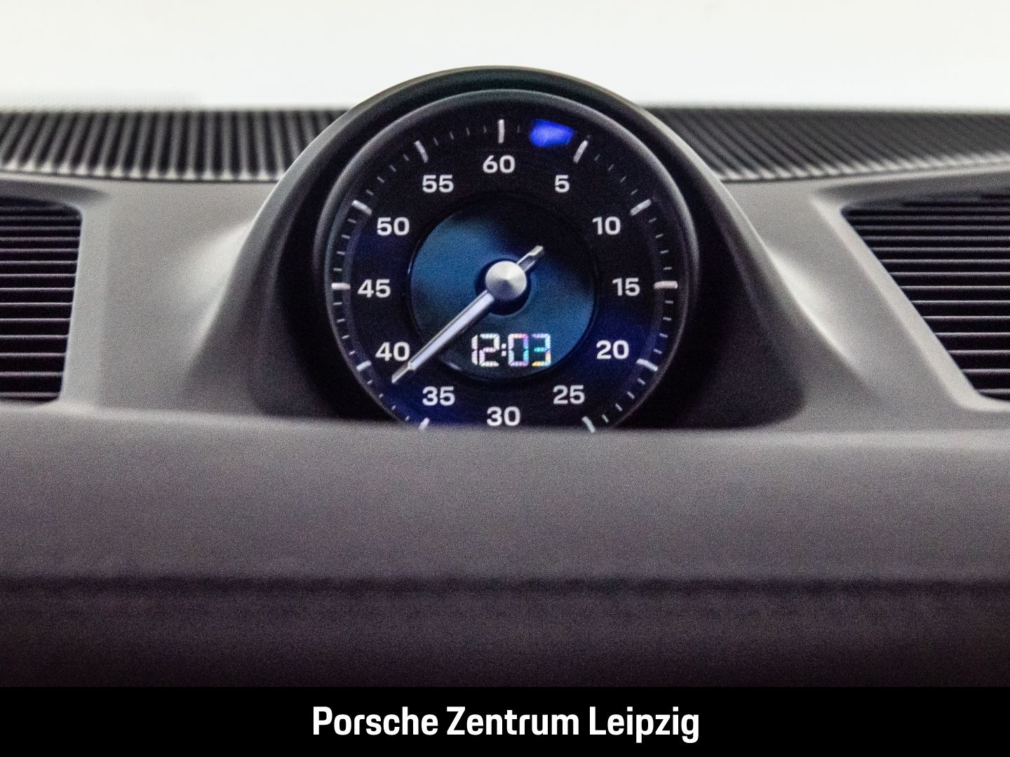 Porsche Cayenne E-Hybrid Coupe SportDesign HD-Matrix Inn