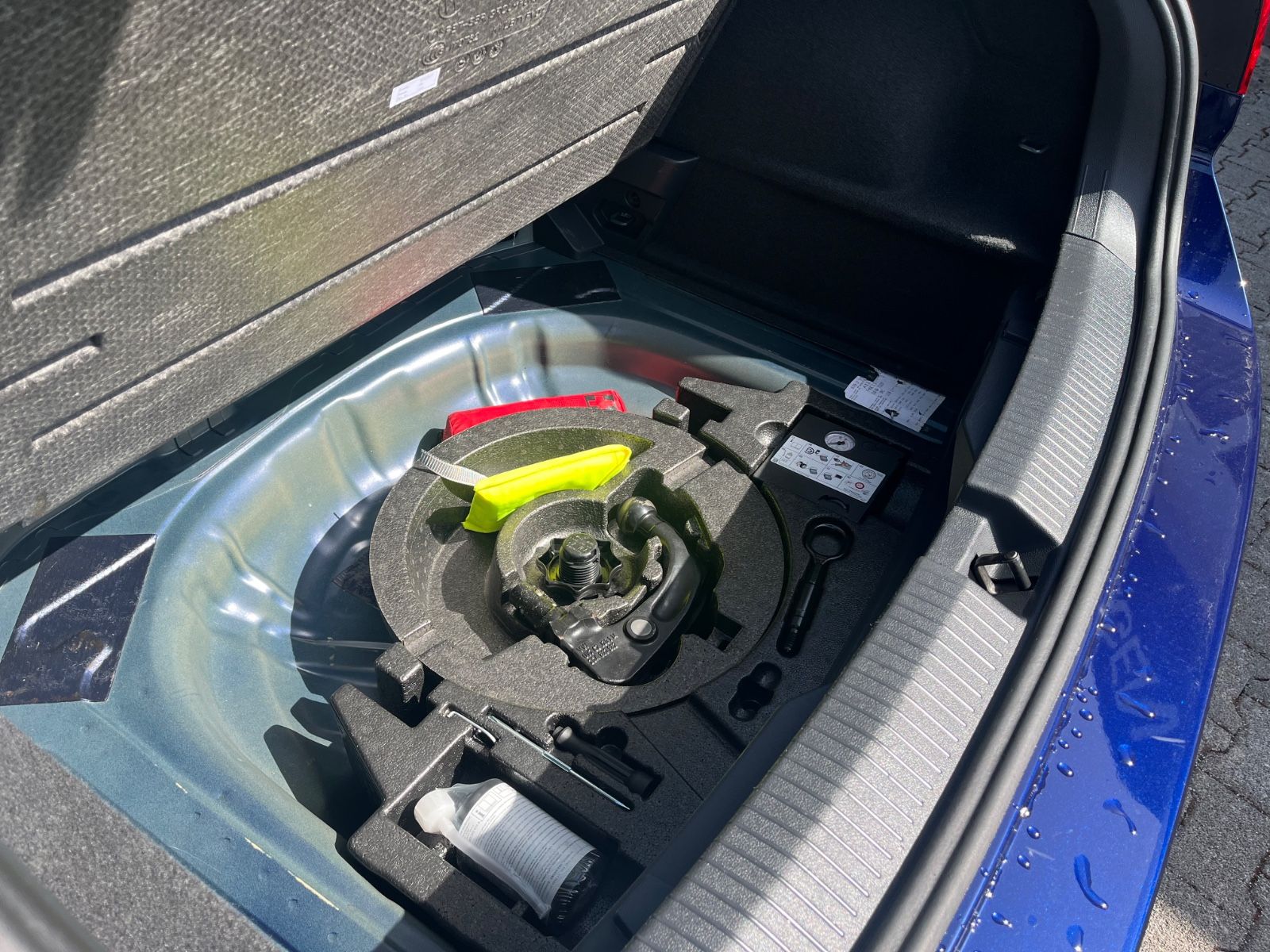Volkswagen T-Roc 1.5 TSI Style - Samsaru's Car Outlet
