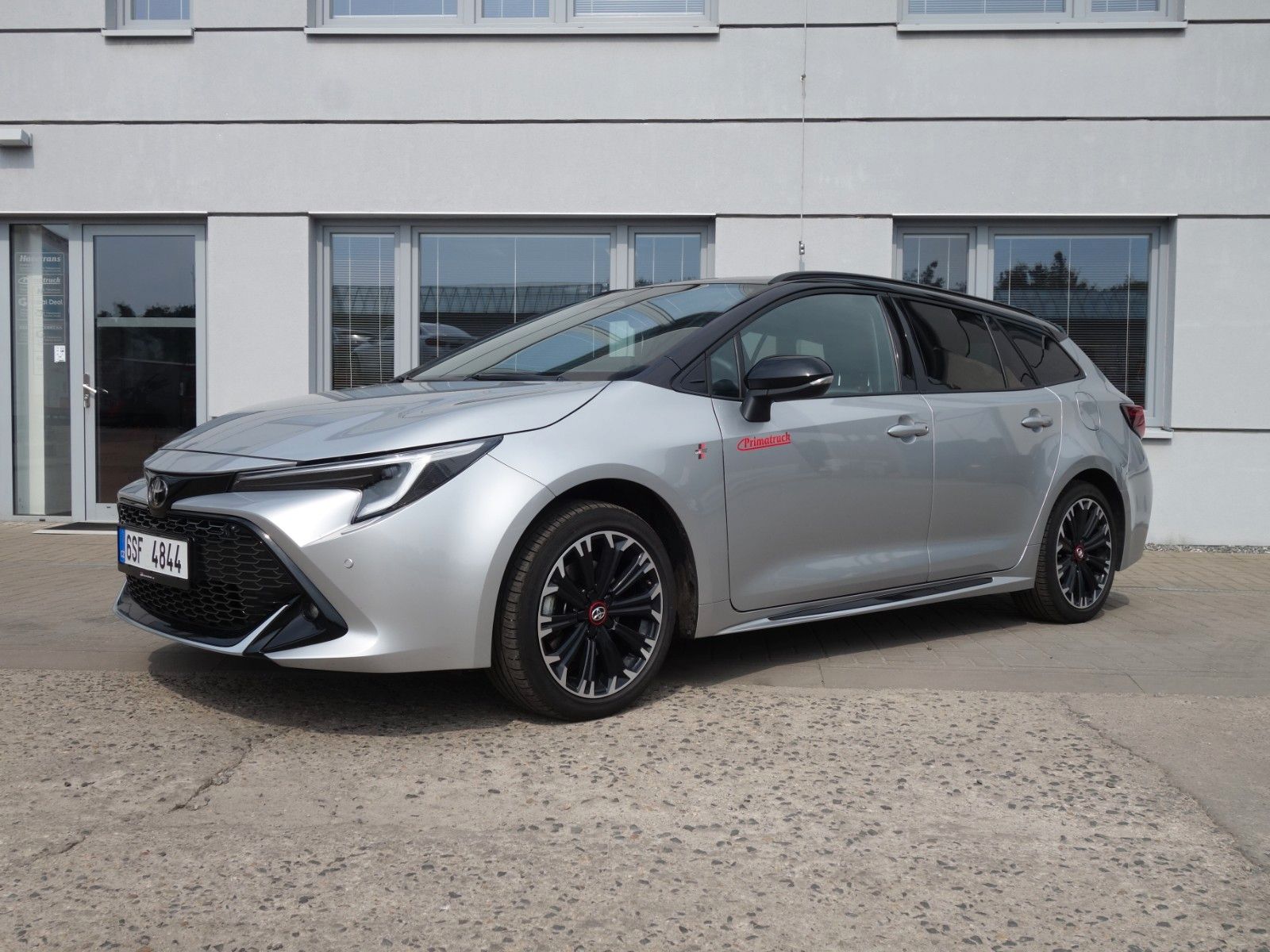 Toyota Corolla Touring 2.0 Hybrid GR Sport - Samsaru's Car Outlet
