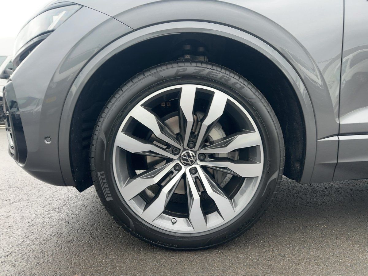 Volkswagen Touareg R-Line V6 TDI 4MOTION - 8-Gang-Automatik