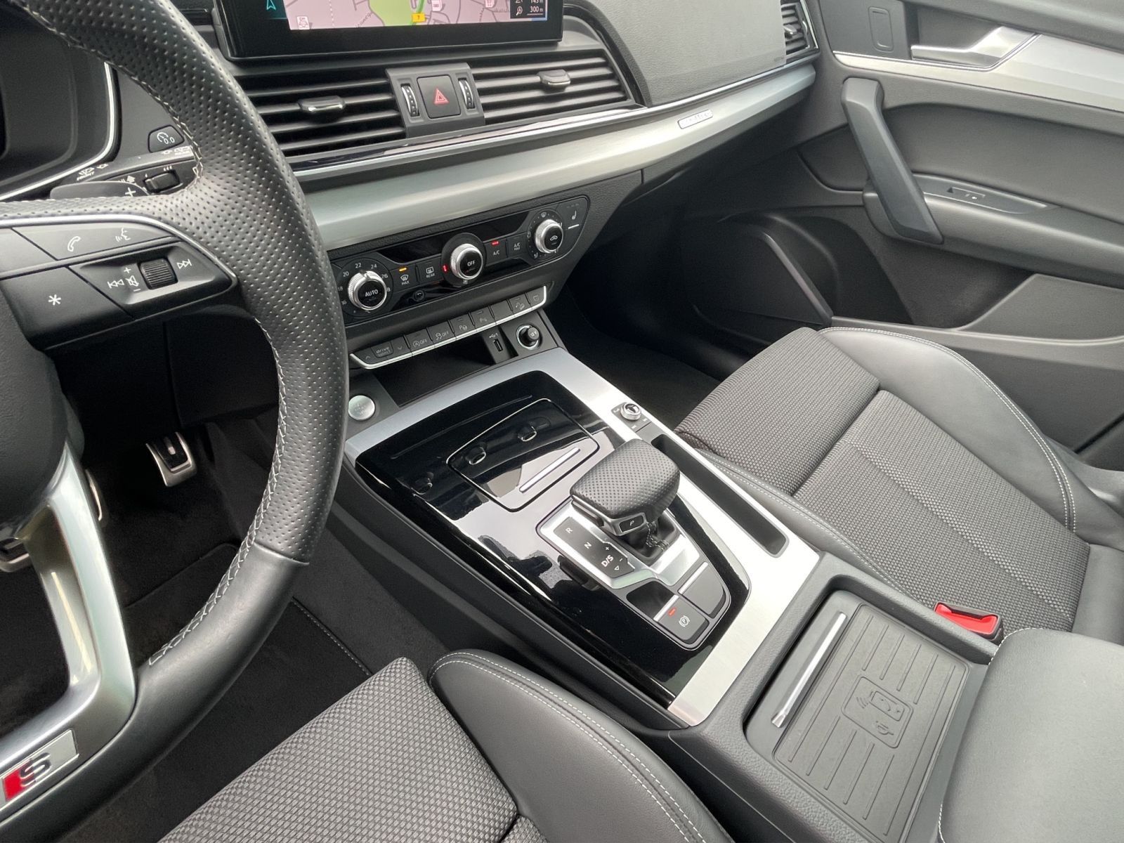 Audi Q5 40 TDI qu. S line Matrix Pano HuD AHK 360°