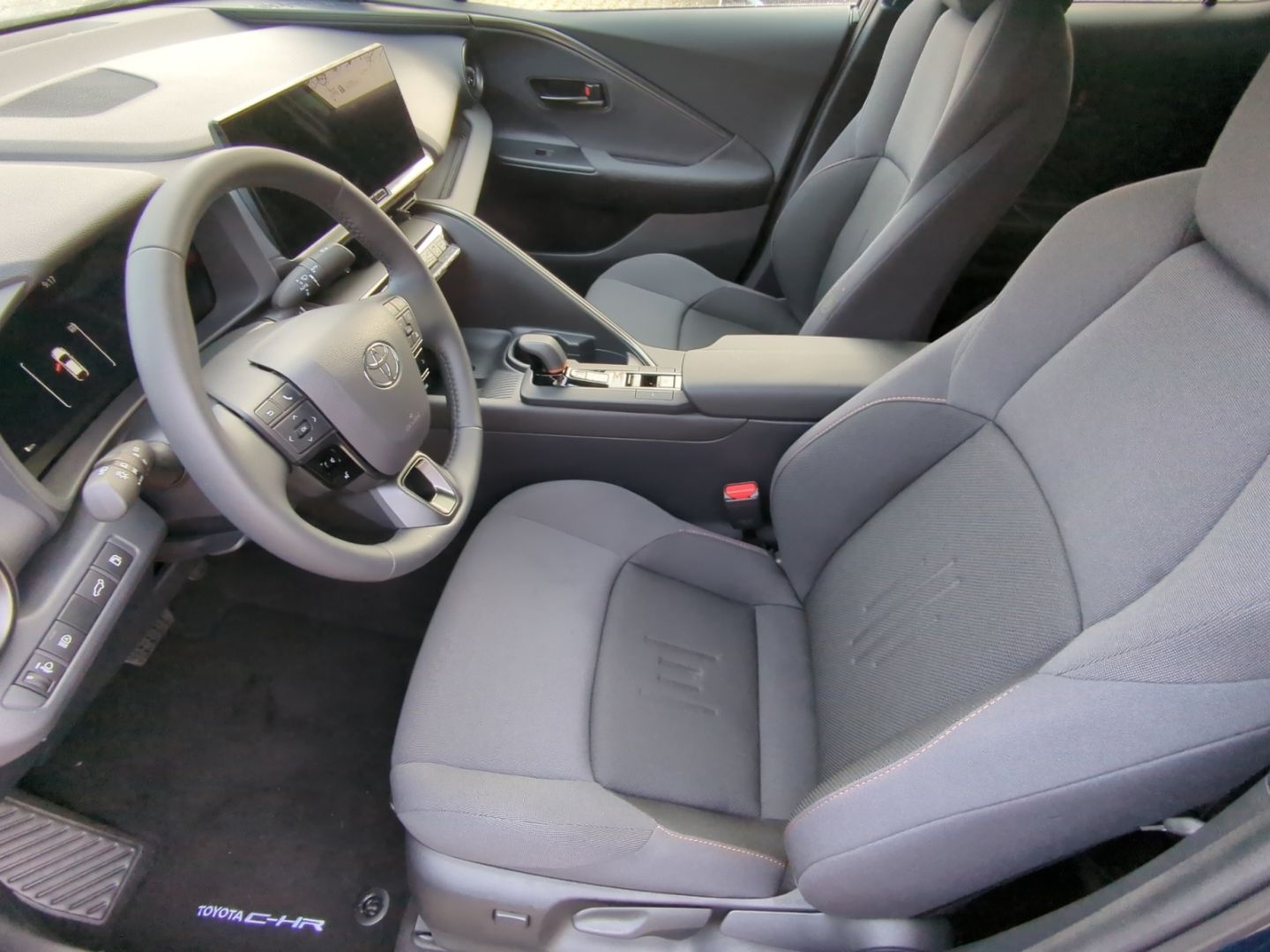 Toyota C-HR Plug-In Hybrid 2.0 EU6e FWD (Syst.223 PS) C